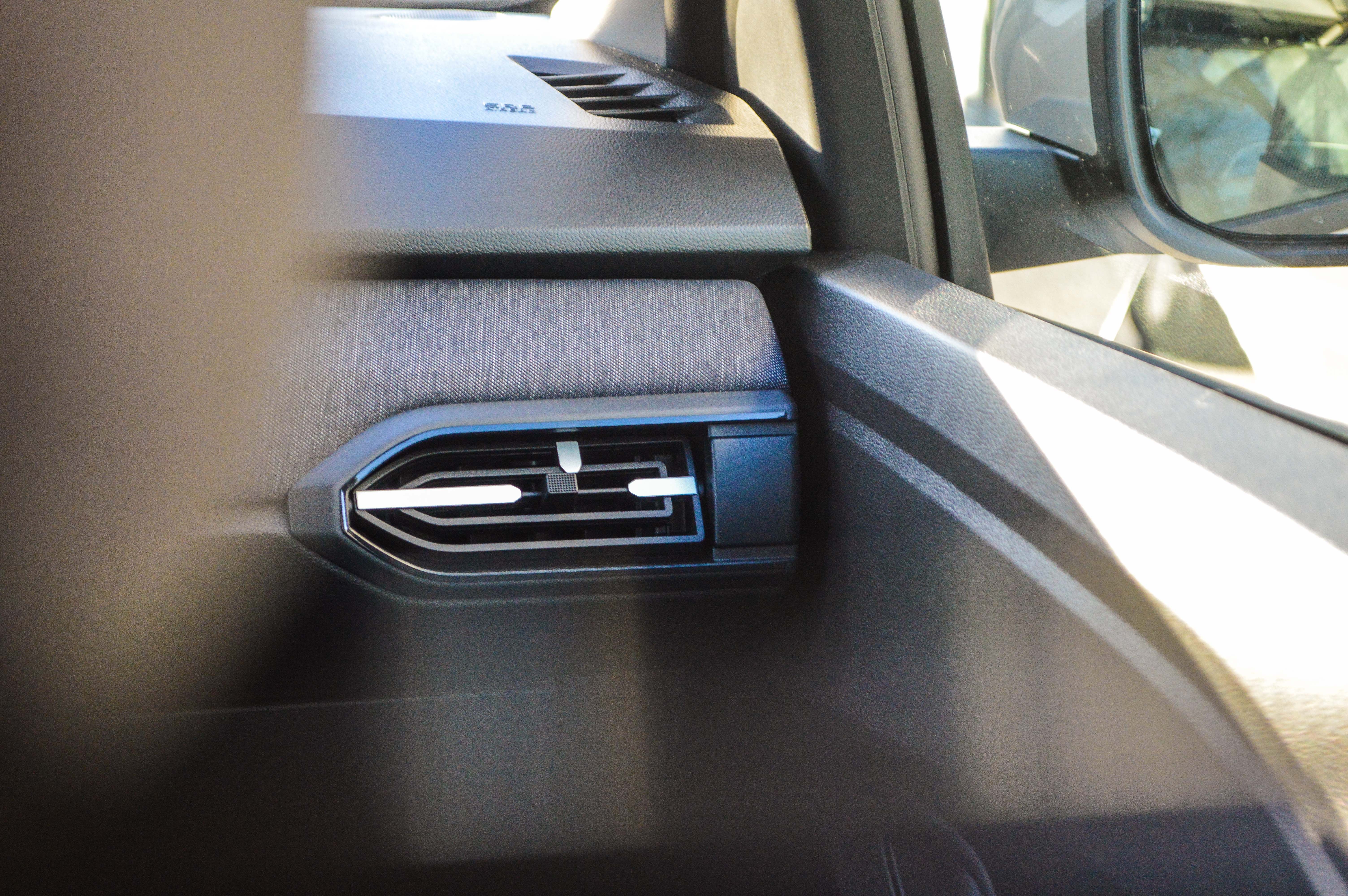 FOTO | Prim contact cu Dacia Sandero Stepway 2026. Care sunt argumentele celei mai populare mașini din Europa - Poza 30