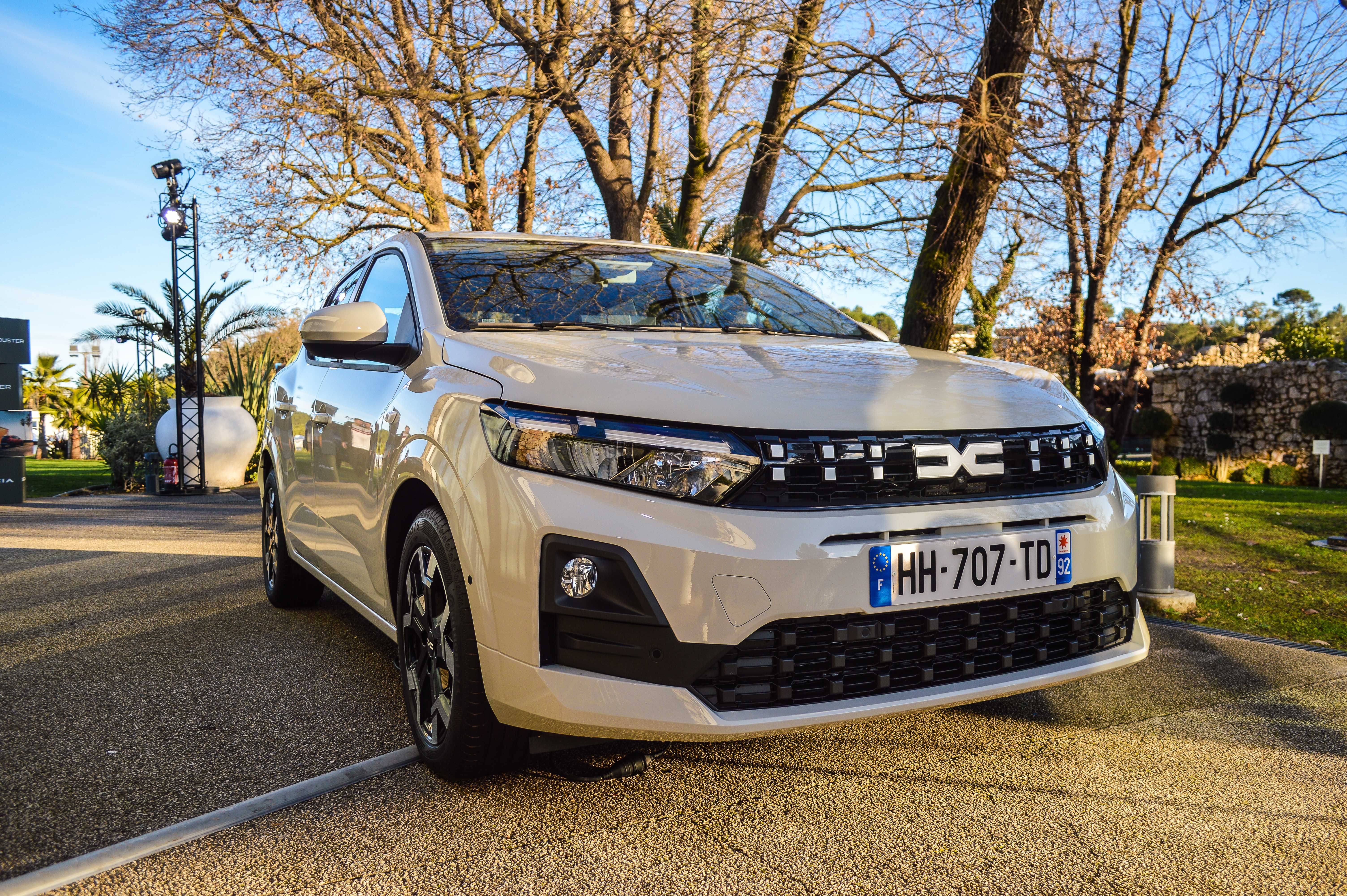 FOTO | Prim contact cu Dacia Sandero Stepway 2026. Care sunt argumentele celei mai populare mașini din Europa - Poza 22