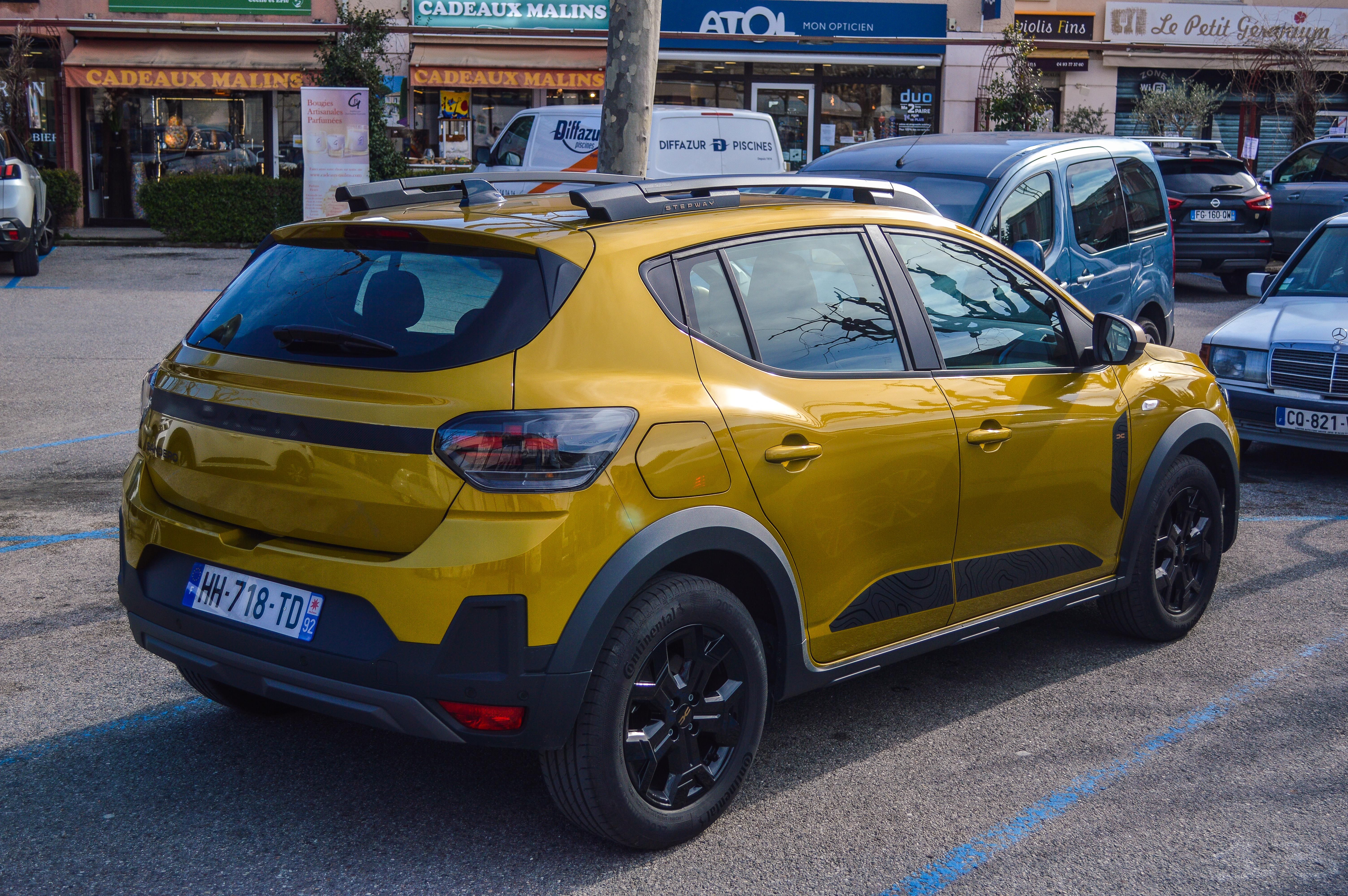 FOTO | Prim contact cu Dacia Sandero Stepway 2026. Care sunt argumentele celei mai populare mașini din Europa - Poza 3