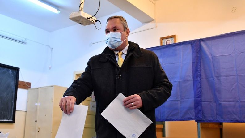 Nicolae Ciucă, premierul interimar: Vom continua măsurile pentru combaterea pandemiei