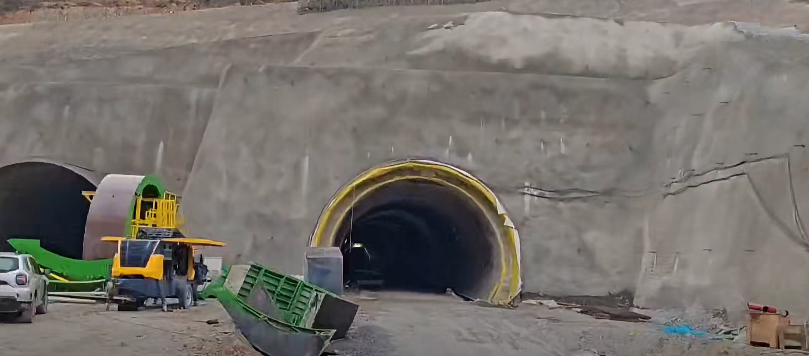 Cum avansează tunelurile de pe A1 Sibiu-Pitești: o galerie la Robești este complet excavată, iar la Balota lucrările continuă