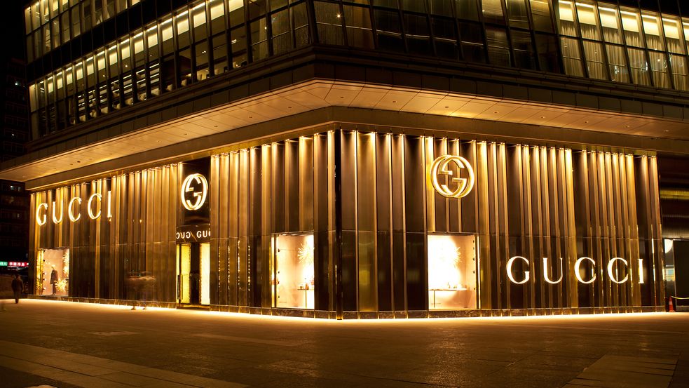 Un fond cu investitii in Gucci, Ferrari si Louis Vuitton a adus cele mai mari castiguri romanilor in ultimul an