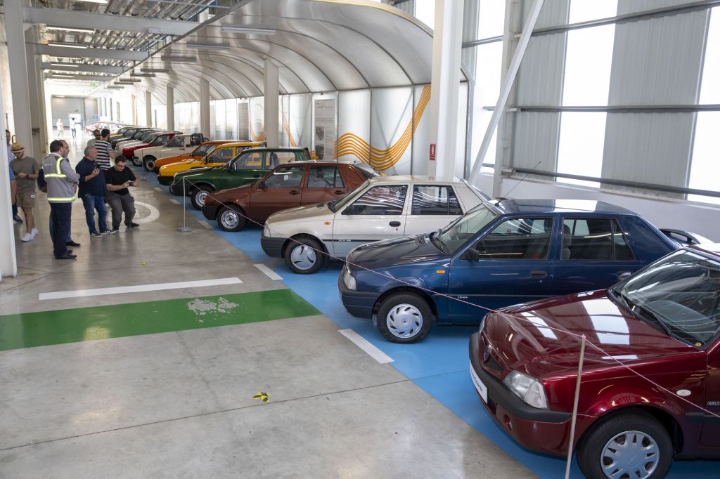 [FOTO] Colecția Dacia de care puțini știu: Cum arată "žmuzeul" de la Titu - Imagine 16