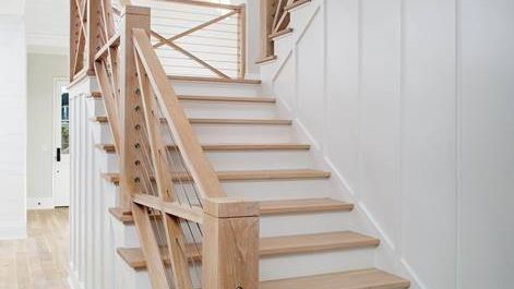 HMB Studio, o fabrica de mobila pusa pe picioare de doi tineri romani din Constanta