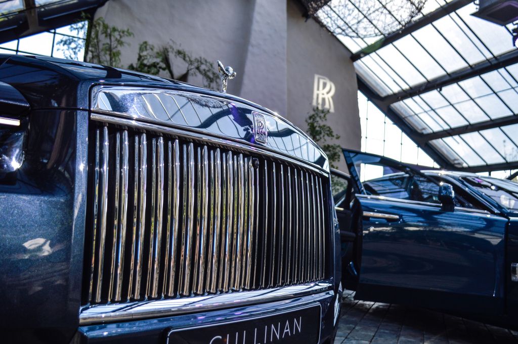 GALERIE FOTO | Rolls-Royce aduce mai multe premiere europene importante la București - Imagine 10