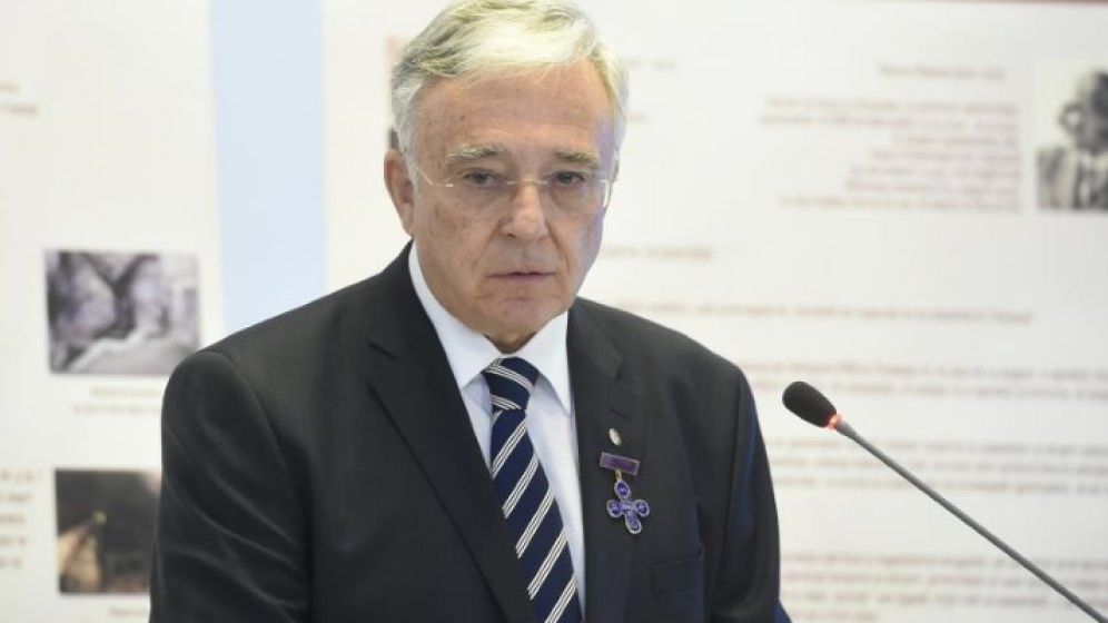 Isărescu, întrebat de un nou mandat la BNR: Nu pot să vă spun dorinţele mele personale, că mă ruşinez