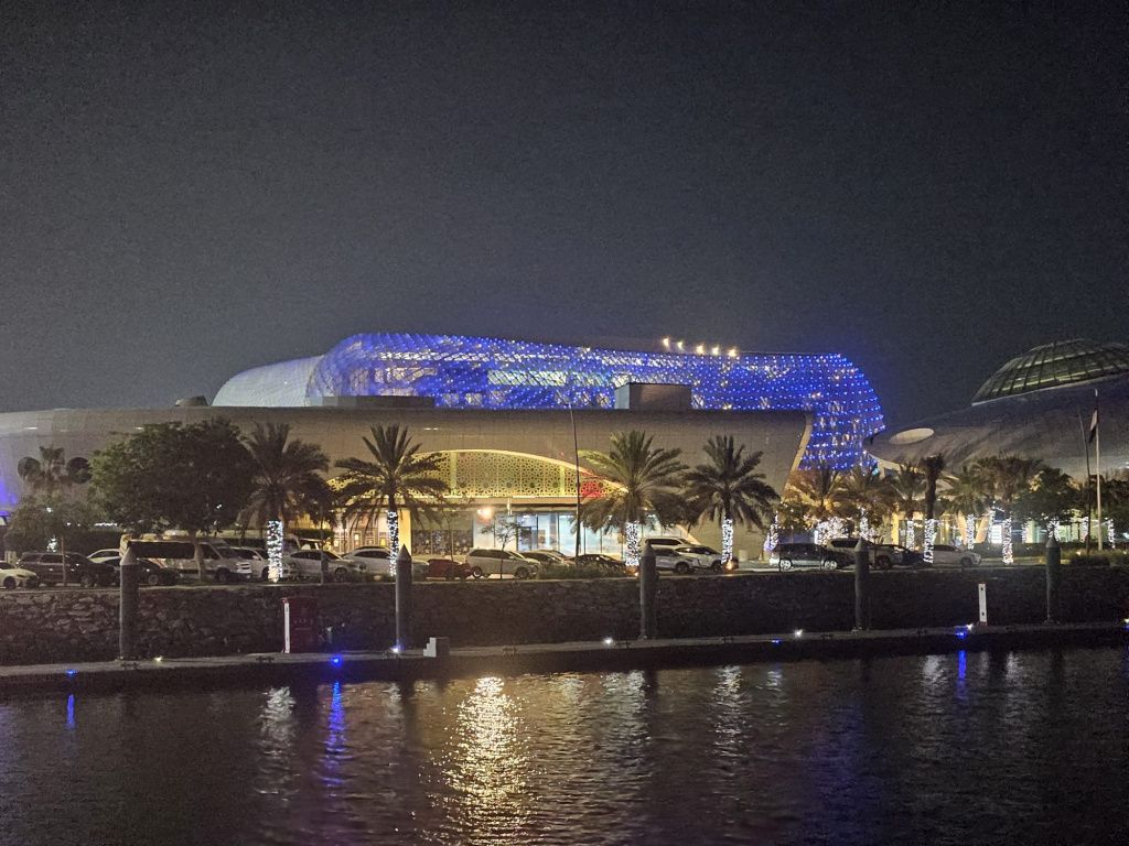 Abu Dhabi - Imagine 38