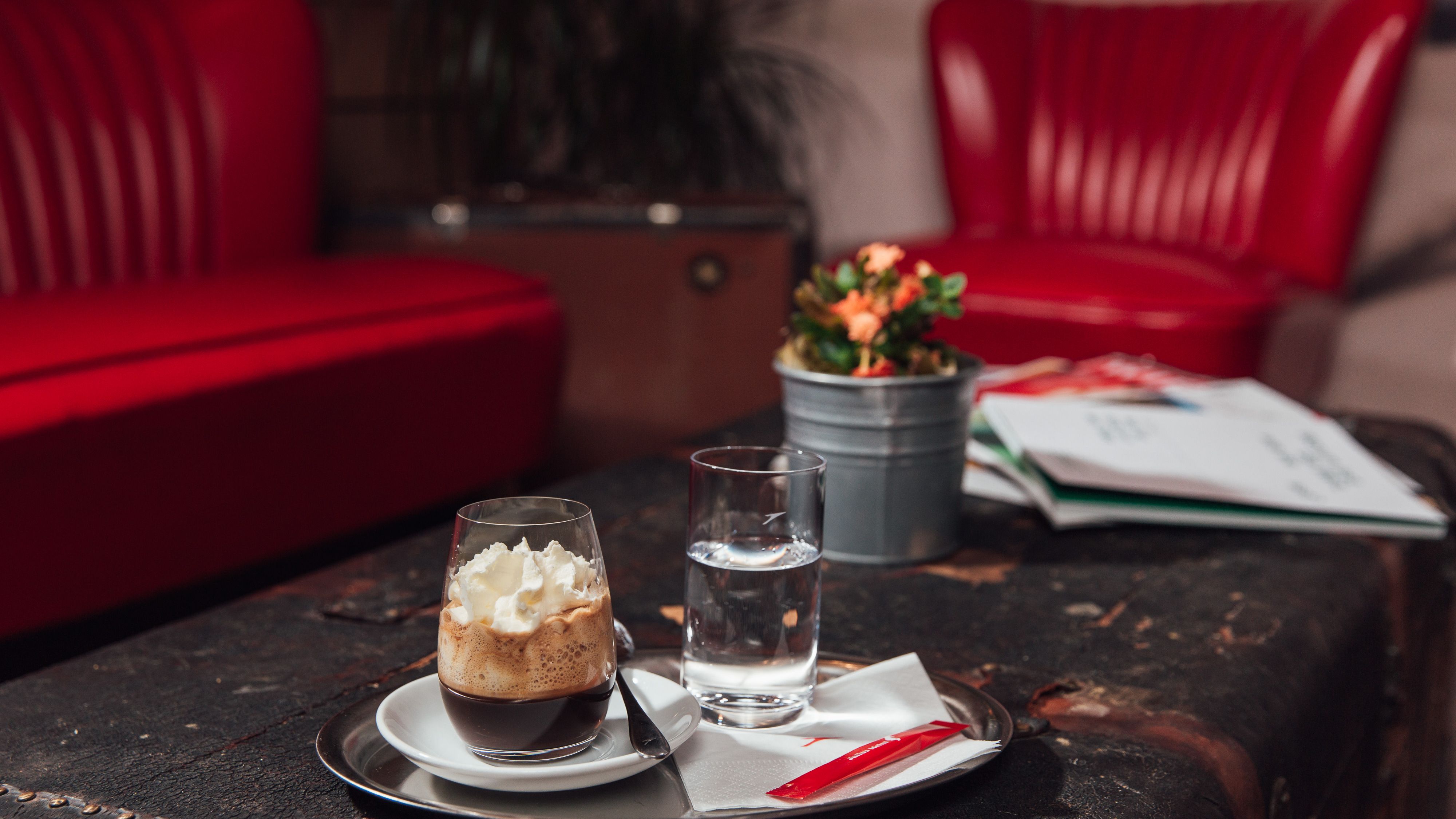 Austrian Airlines a deschis in Bucuresti cafeneaua Cafe Viena