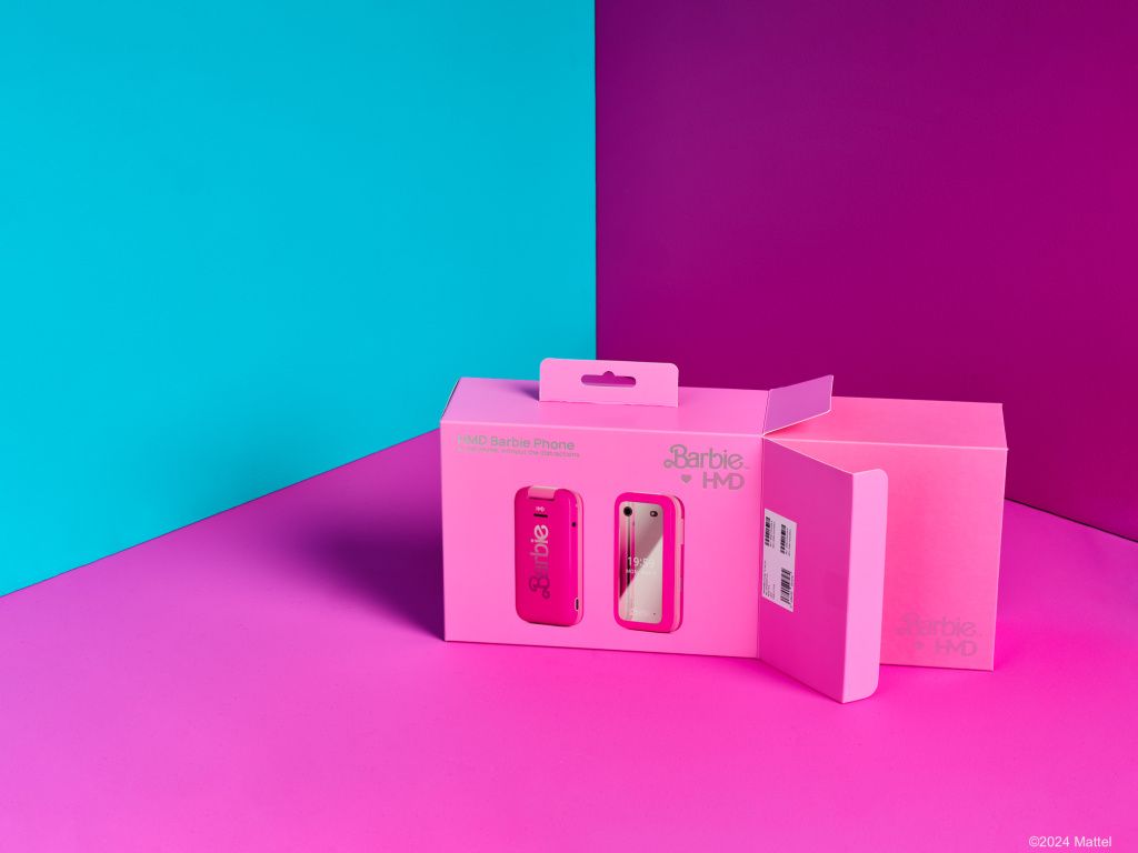 HMD și Mattel au scos pe piață telefonul Barbie, un model retro cu clapetă - Imagine 18