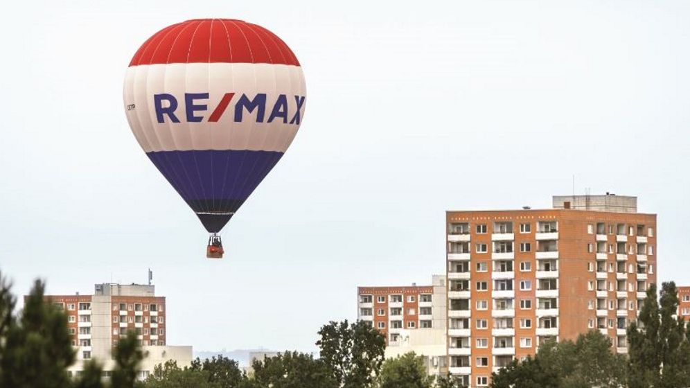 Consultanți: În România ar putea urma o scădere de 10% a prețului la apartamente
