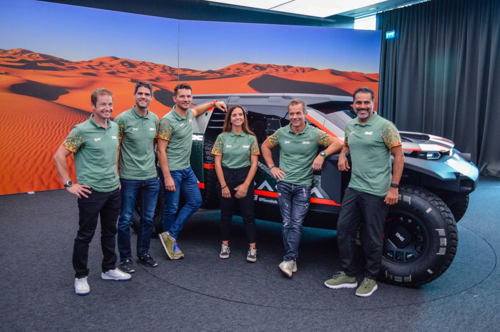 GALERIE FOTO | Dakar: Cum vrea Dacia să uimească și cât crede că va vinde dacă va câștiga - Imagine 8