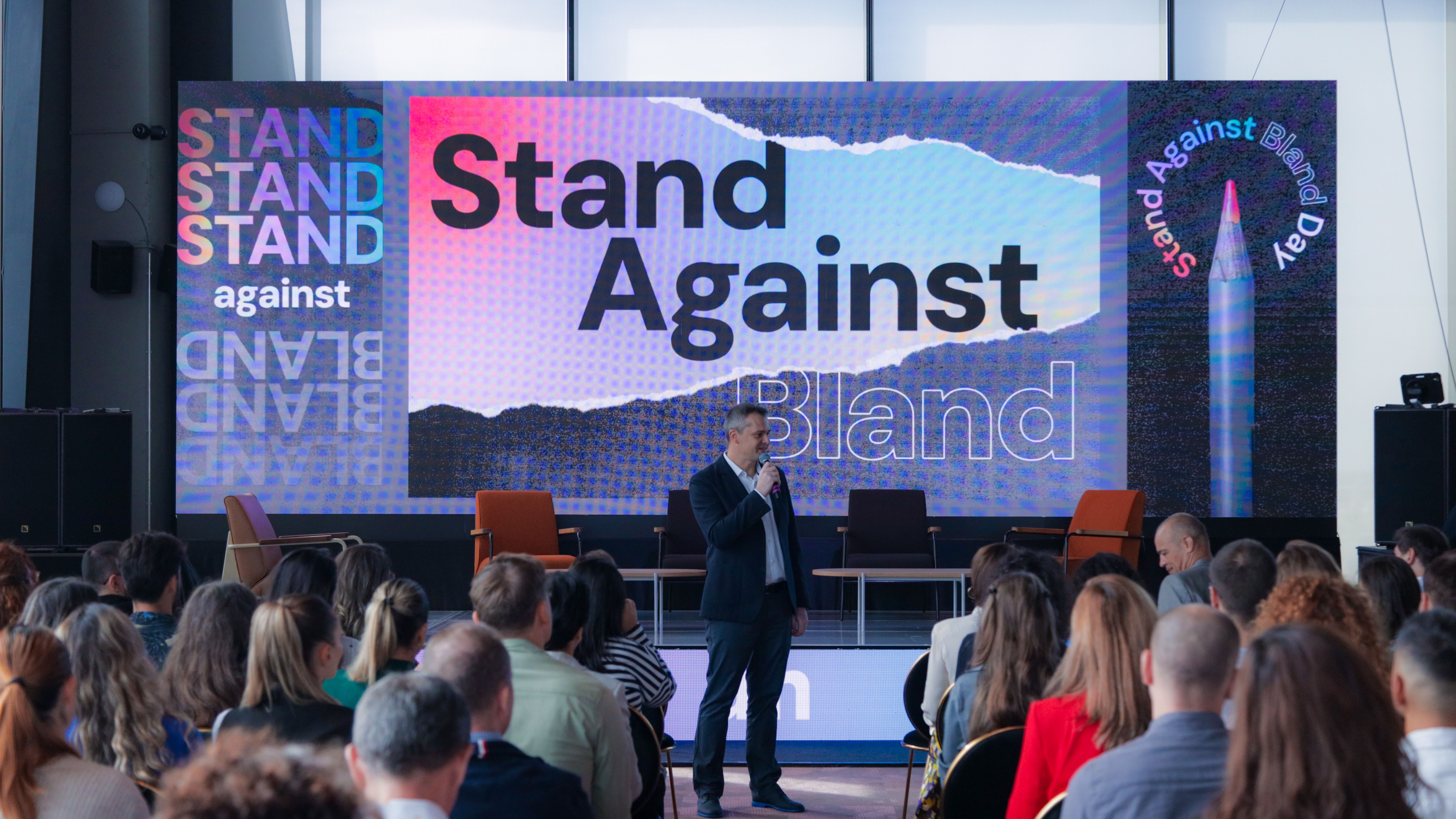 UM România se alătură campaniei globale "Stand Against Bland" printr-un eveniment de lansare inovator despre diferențiere, viziune nuanțată, impact cultural, esența unui marketing relevant