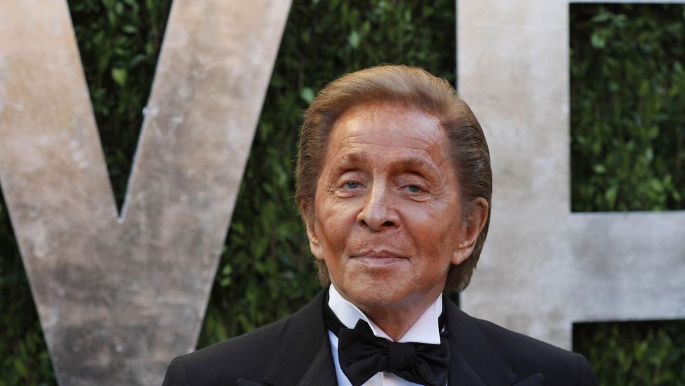 Celebrul designer italian Valentino, a murit. Cine a fost Valentino Garavani, supranumit „ultimul împărat al modei”