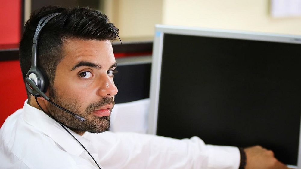 Cât câștigă un reprezentant call center. Care e salariul mediu pentru cele mai căutate cinci joburi din industrie