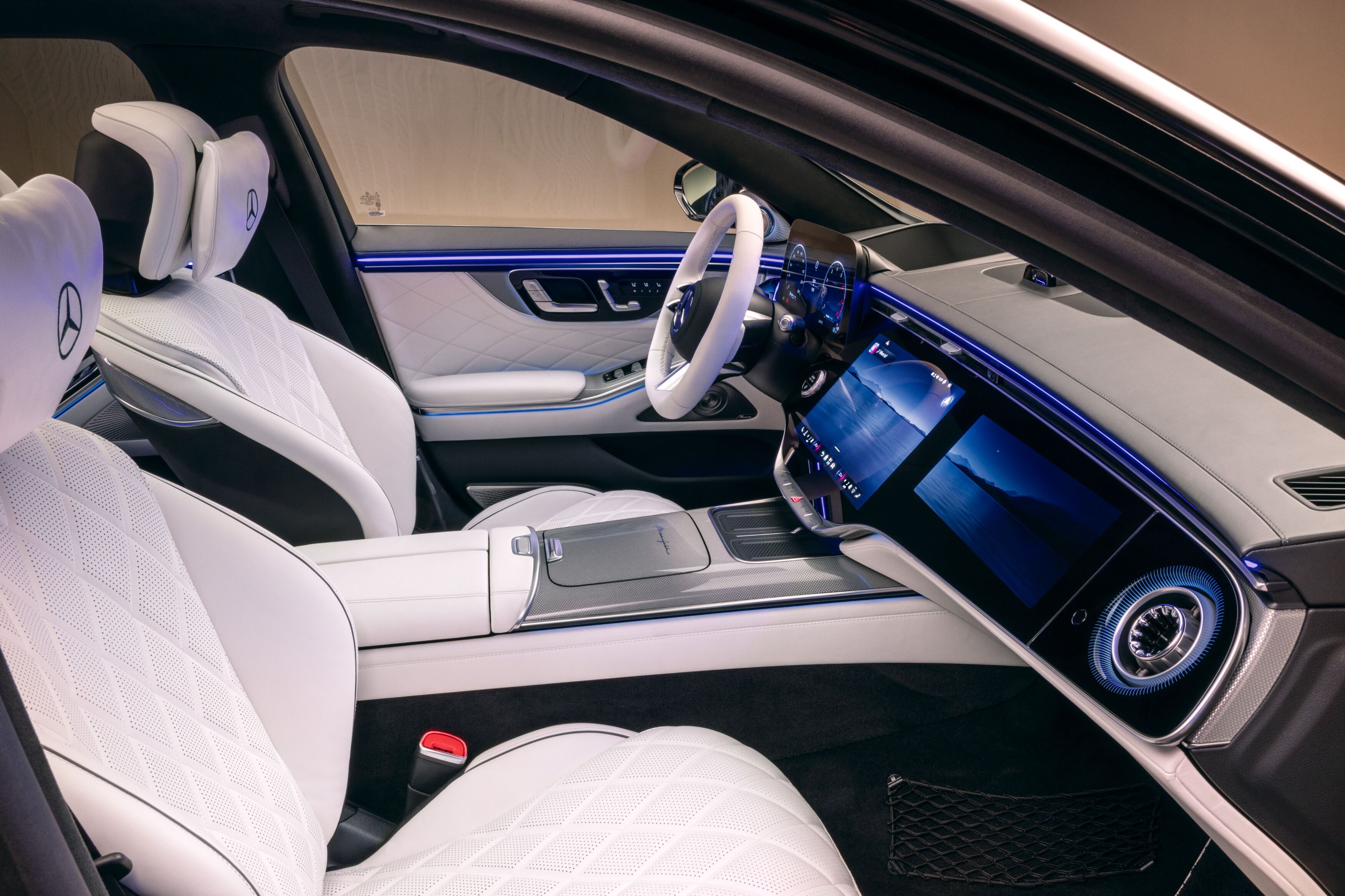 FOTO | Mercedes-Benz aruncă în joc toate trucurile pe care le are odată cu restilizarea Clasei S. Cât costă - Poza 7