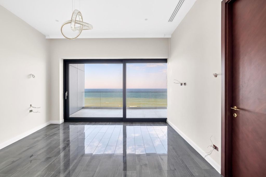 Cum arăta un penthouse de peste 1 milion de euro amplasat pe malul mării la Olimp - Imagine 15