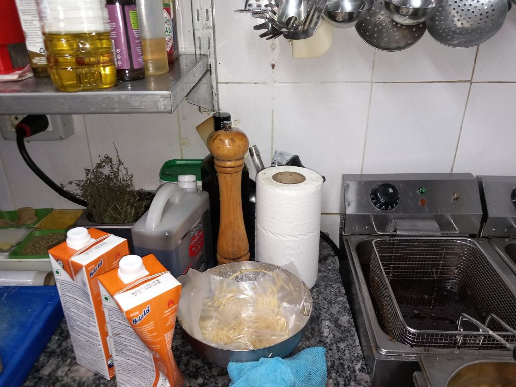 FOTO: ANPC vrea să închidă două restaurante cunoscute din București. Cum arată neregulile - Imagine 6