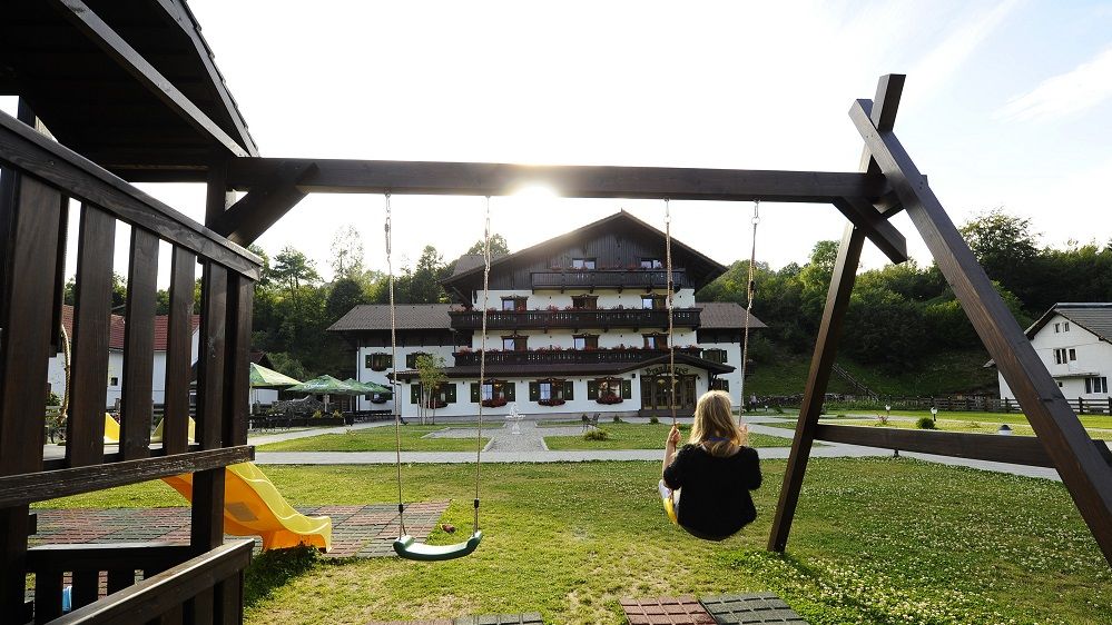 ANAT: Număr dublu de turişti anul acesta în hotelurile şi pensiunile din România, de Paşti şi 1 Mai