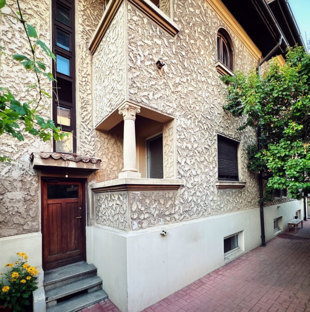 GALERIE FOTO | Vilă interbelică din București, scoasă la vânzare pentru aproape 600.000 de euro - Imagine 7