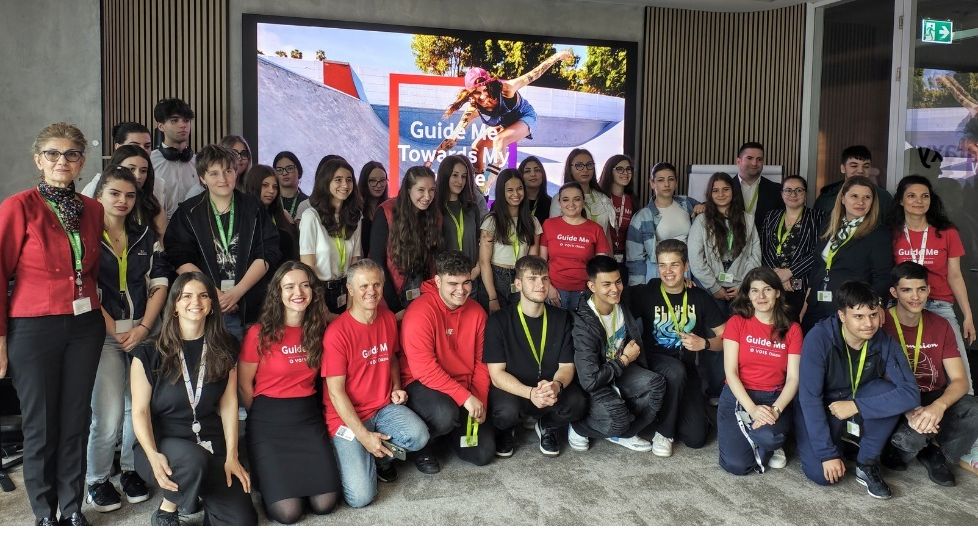 Susținerea digitalizării educației pe plan național, o prioritate a companiei VOIS