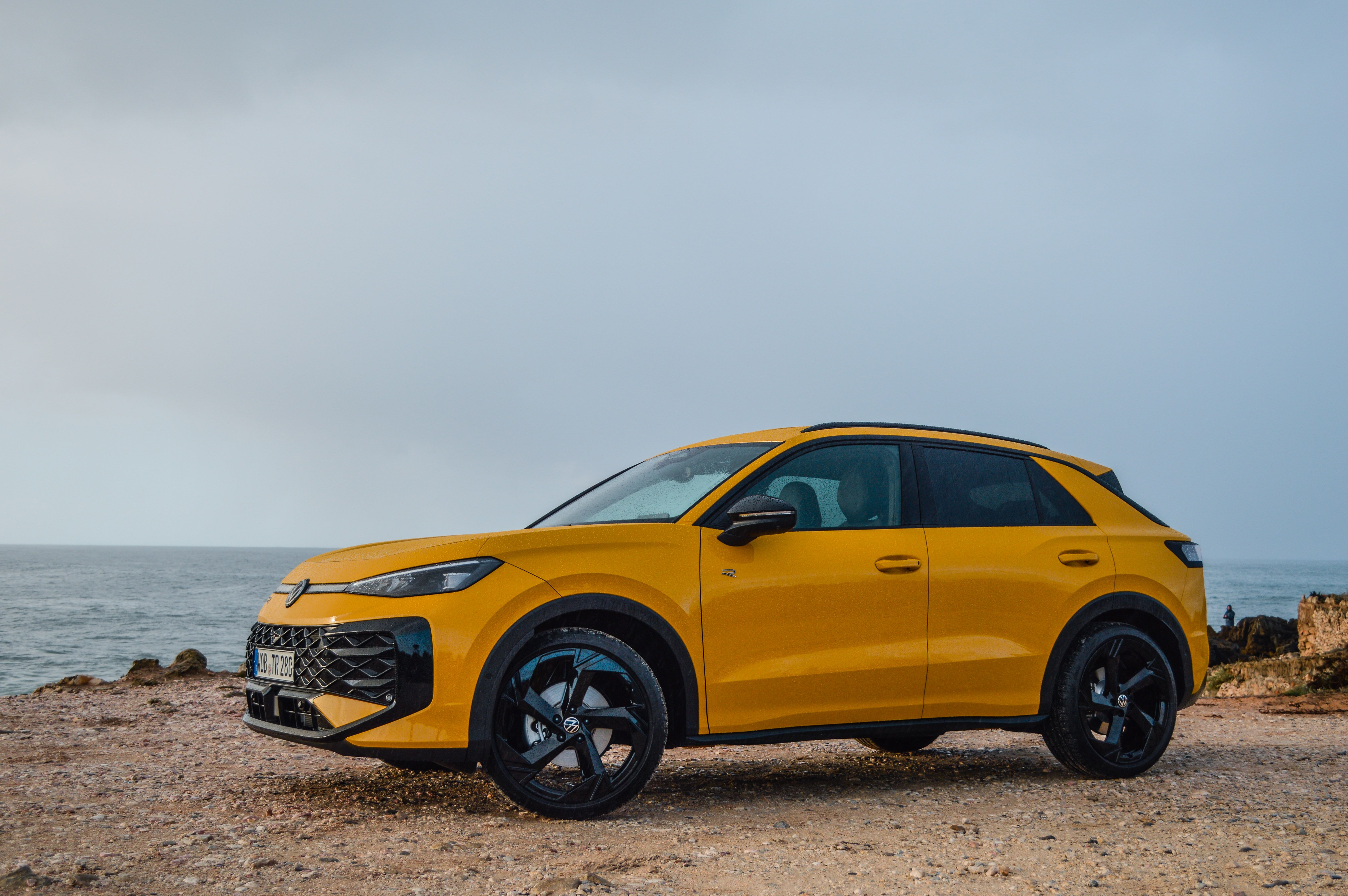 FOTO | Prim contact cu noul Volkswagen T-Roc. Cum au reușit germanii să îmbunătățească rețeta bestseller-ului lor - Poza 3