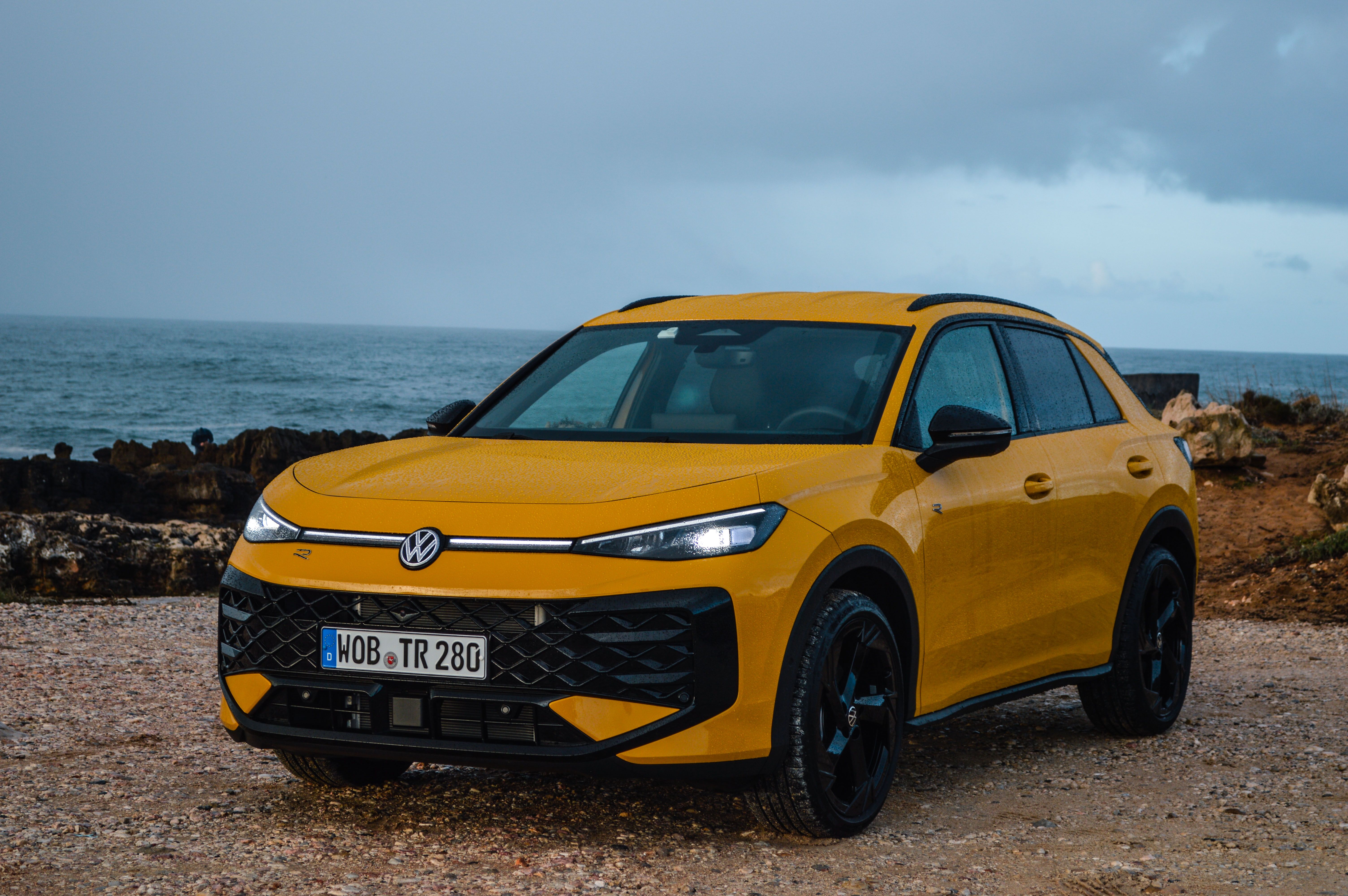 FOTO | Prim contact cu noul Volkswagen T-Roc. Cum au reușit germanii să îmbunătățească rețeta bestseller-ului lor - Poza 1