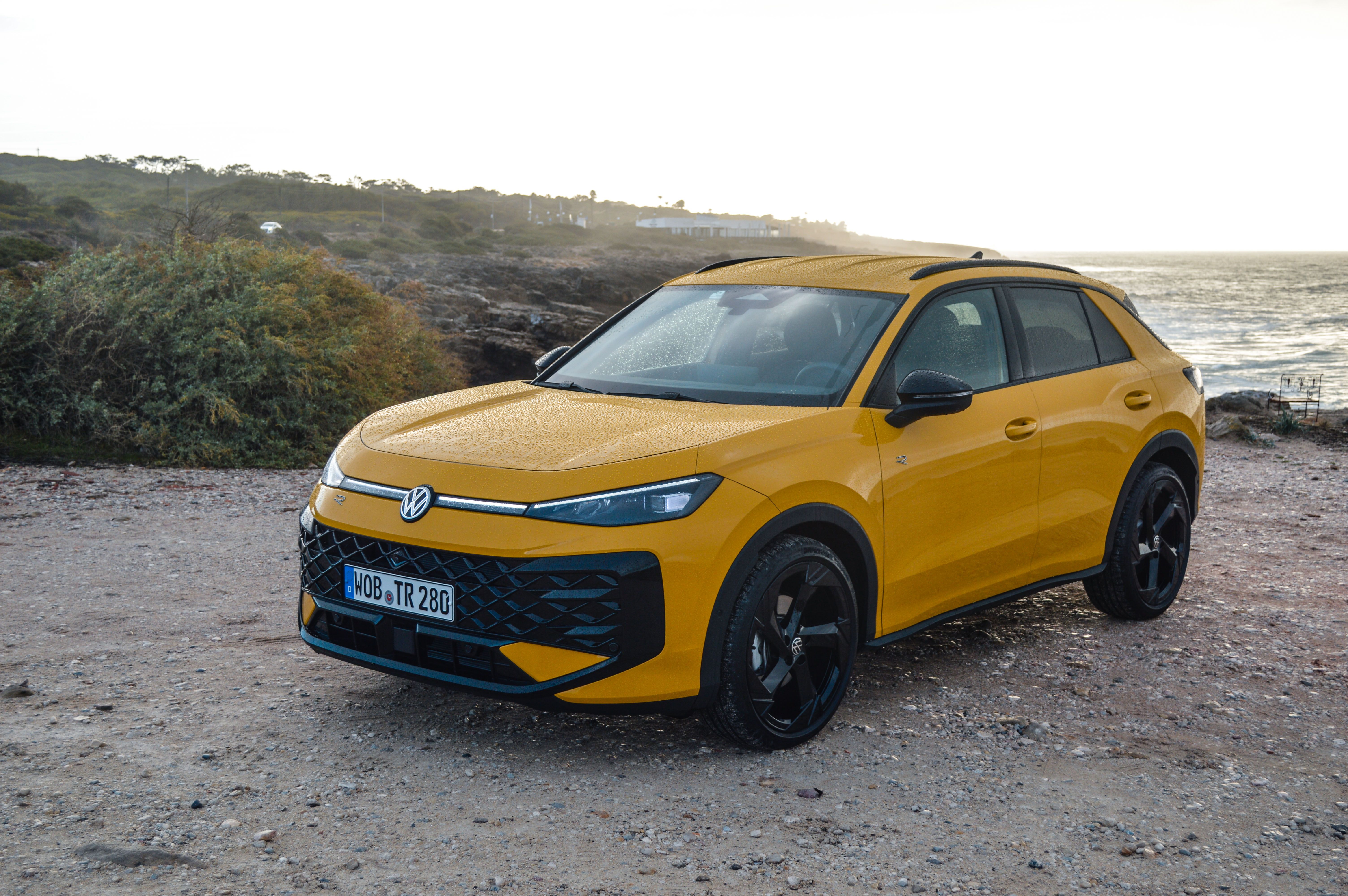 FOTO | Prim contact cu noul Volkswagen T-Roc. Cum au reușit germanii să îmbunătățească rețeta bestseller-ului lor - Poza 2