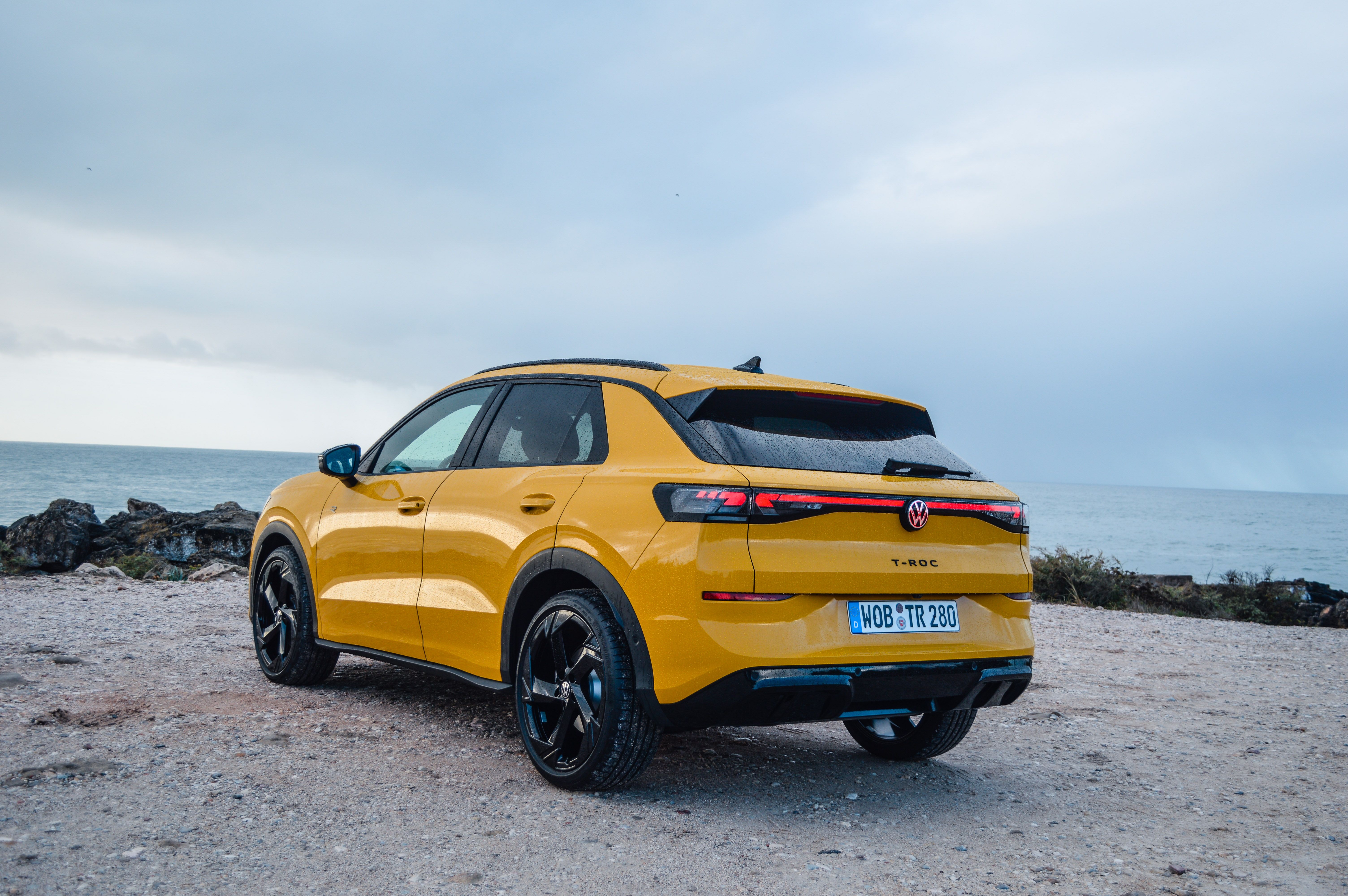 FOTO | Prim contact cu noul Volkswagen T-Roc. Cum au reușit germanii să îmbunătățească rețeta bestseller-ului lor - Poza 32