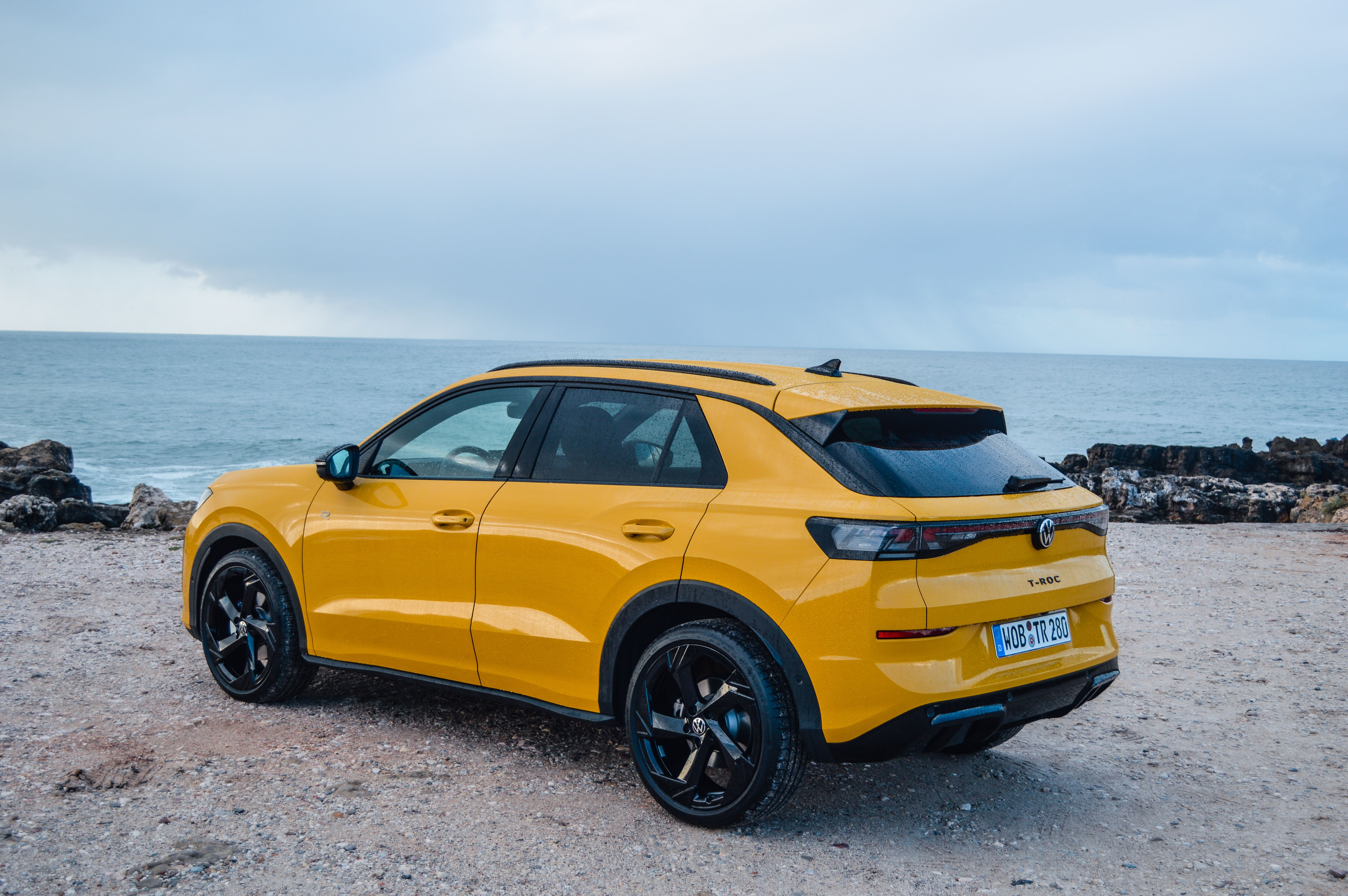 FOTO | Prim contact cu noul Volkswagen T-Roc. Cum au reușit germanii să îmbunătățească rețeta bestseller-ului lor - Poza 37