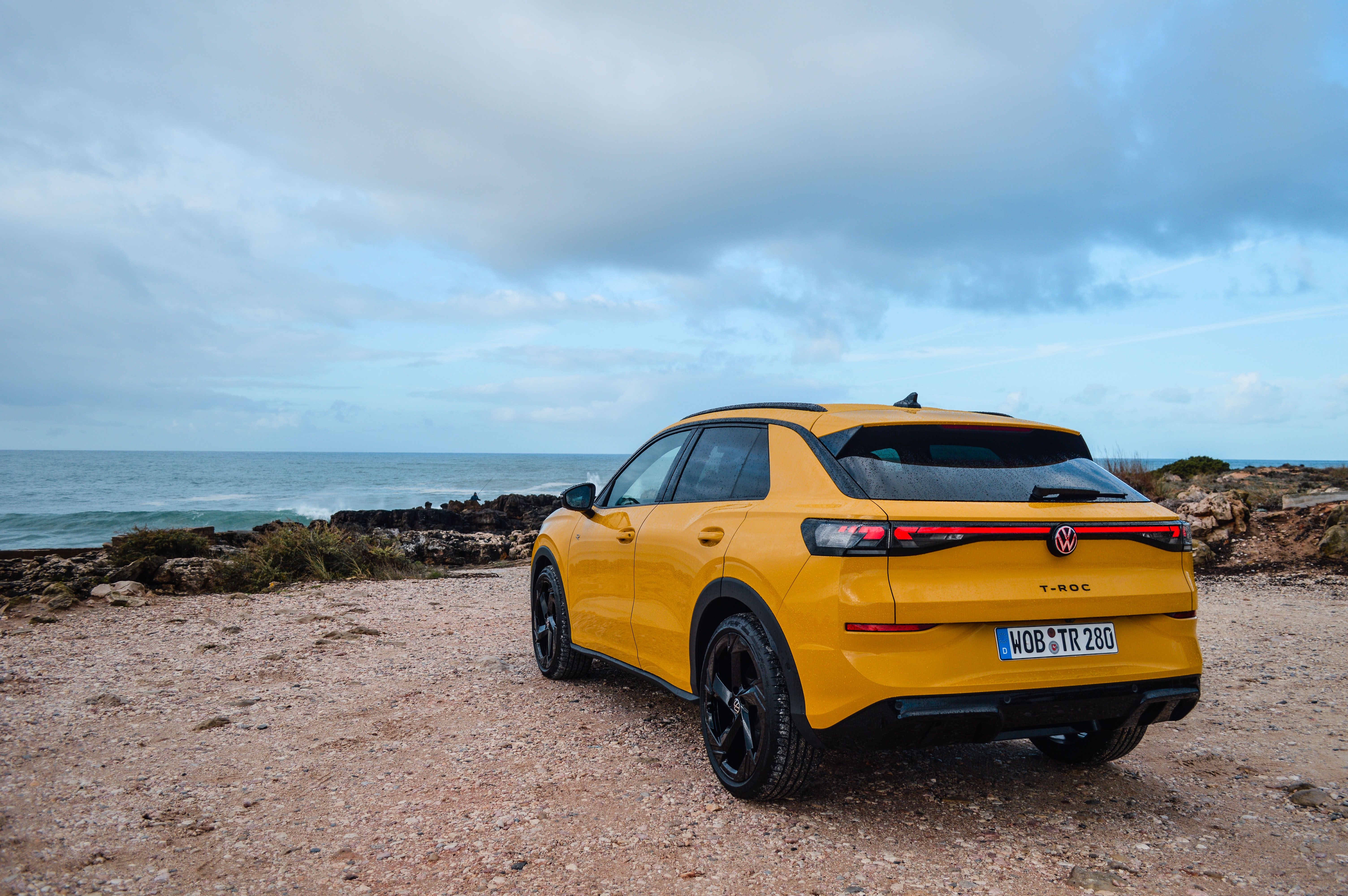 FOTO | Prim contact cu noul Volkswagen T-Roc. Cum au reușit germanii să îmbunătățească rețeta bestseller-ului lor - Poza 26