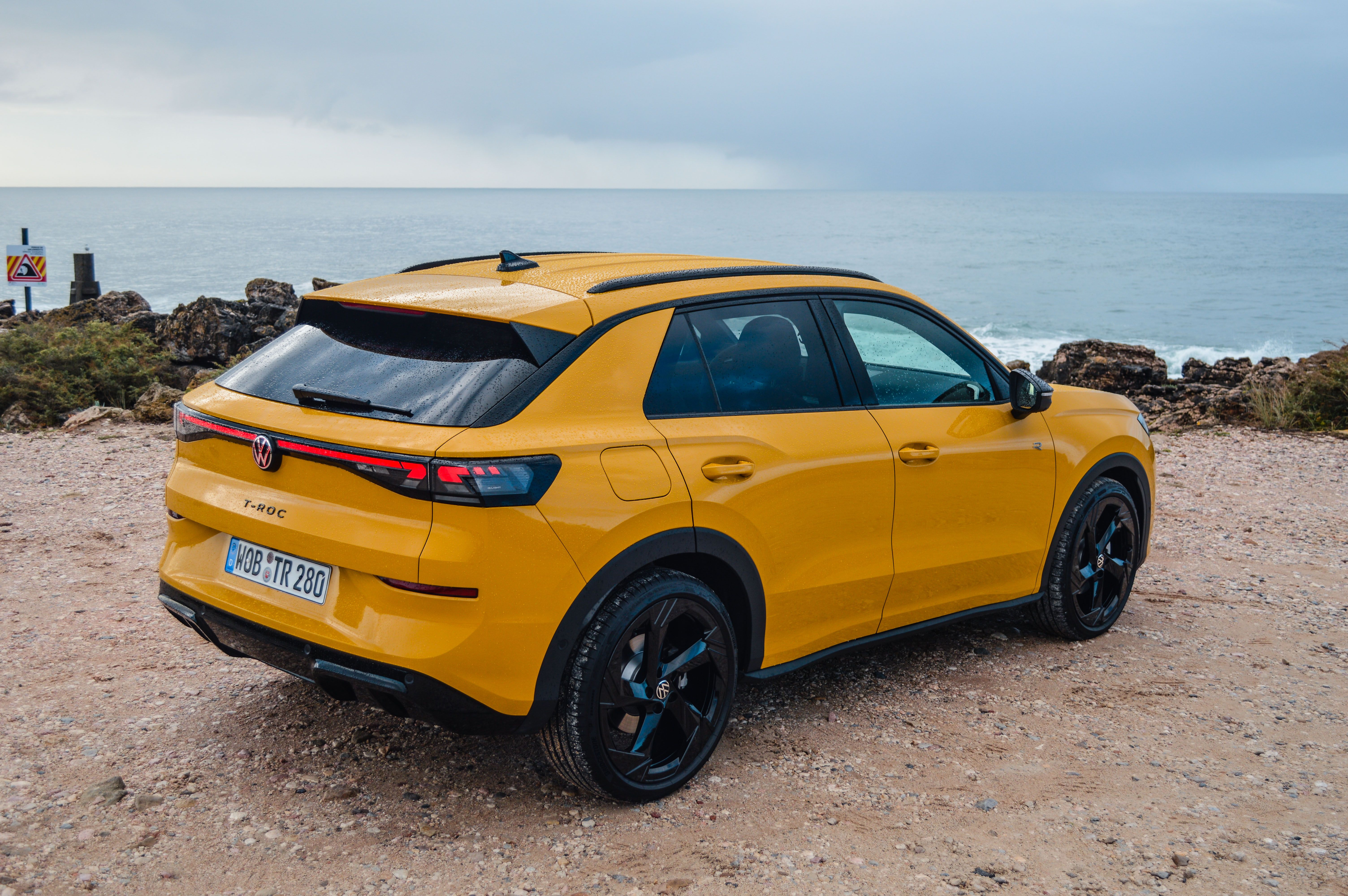 FOTO | Prim contact cu noul Volkswagen T-Roc. Cum au reușit germanii să îmbunătățească rețeta bestseller-ului lor - Poza 24