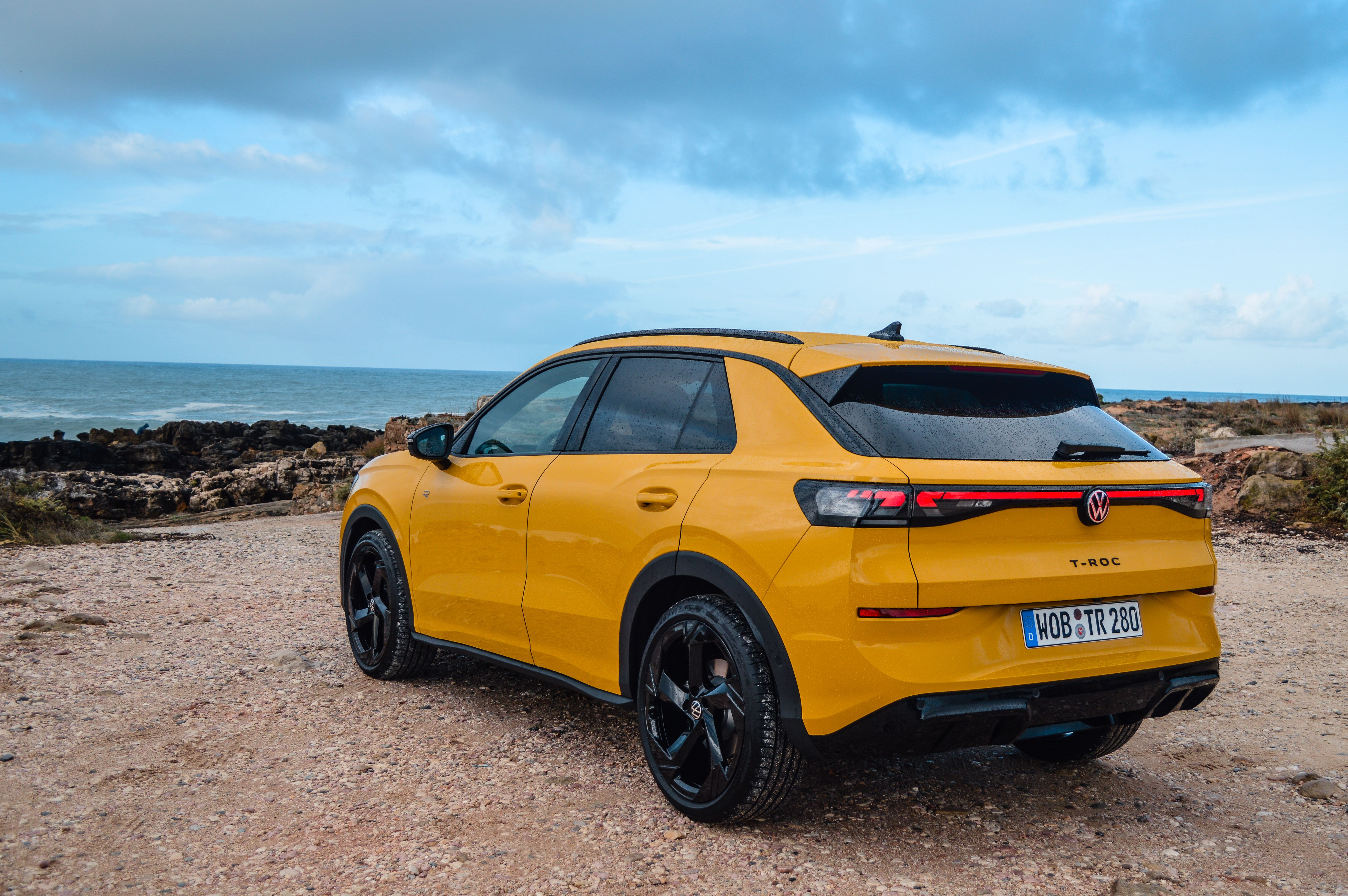 FOTO | Prim contact cu noul Volkswagen T-Roc. Cum au reușit germanii să îmbunătățească rețeta bestseller-ului lor - Poza 23