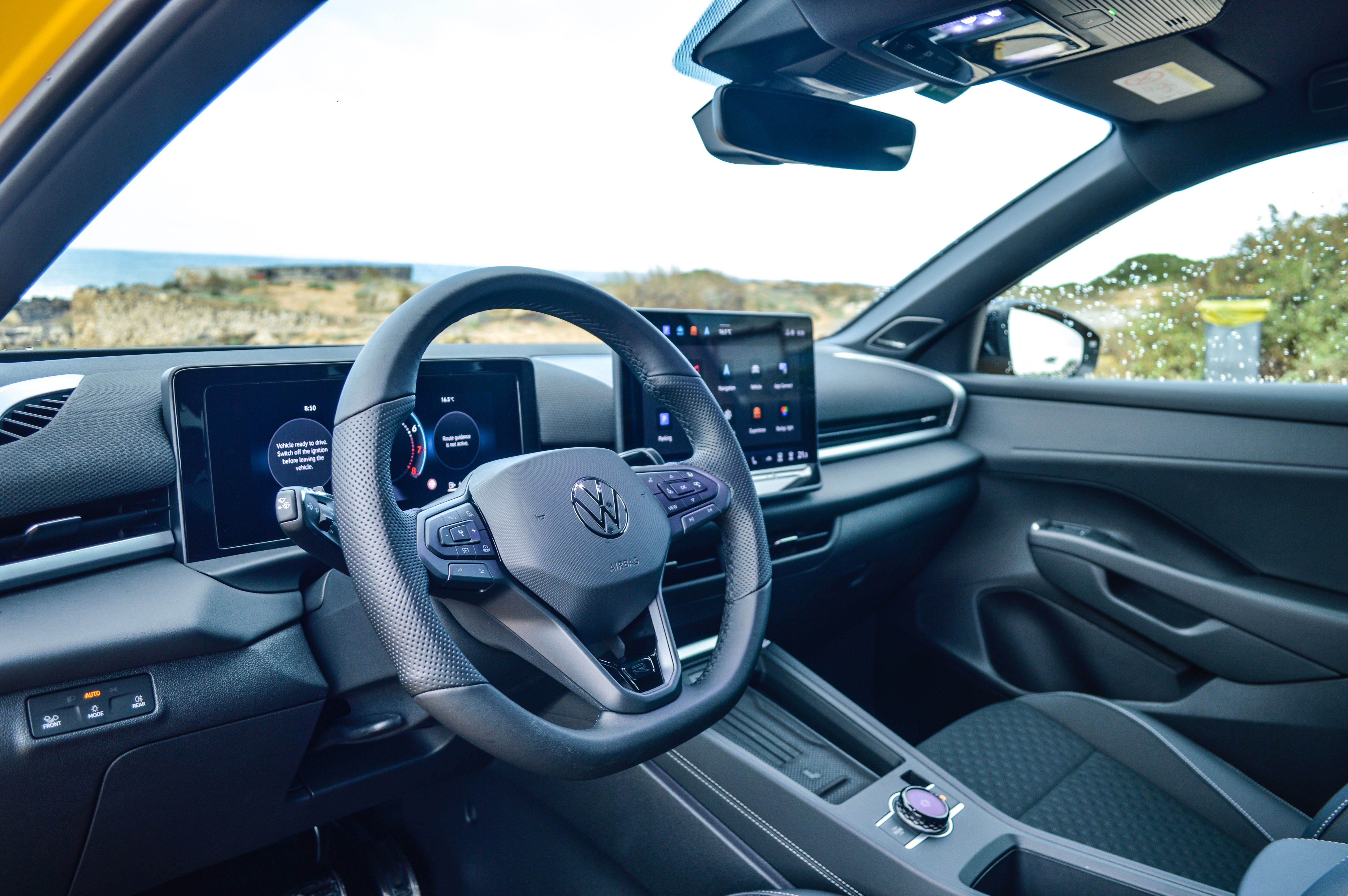 FOTO | Prim contact cu noul Volkswagen T-Roc. Cum au reușit germanii să îmbunătățească rețeta bestseller-ului lor - Poza 62