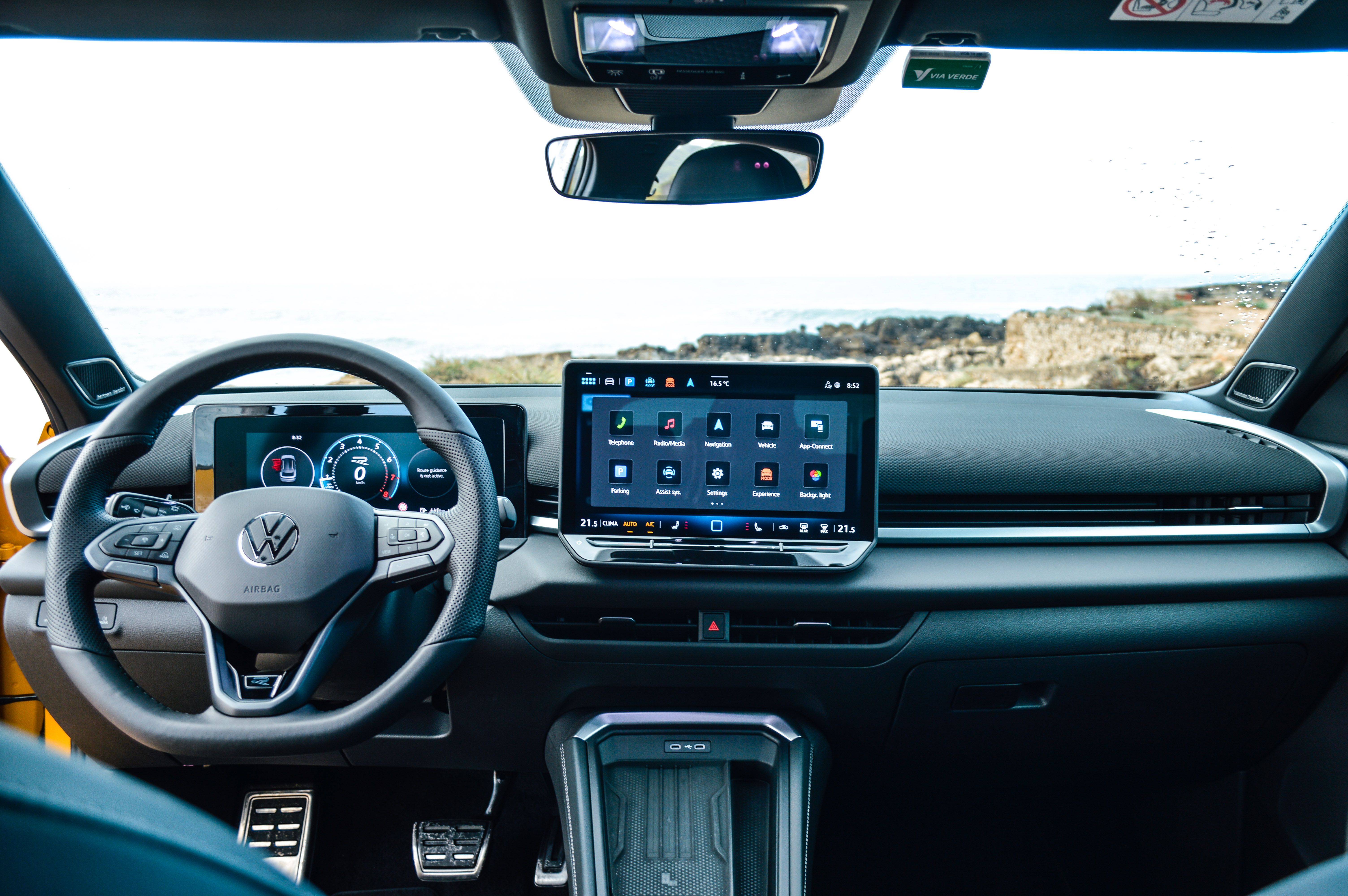 FOTO | Prim contact cu noul Volkswagen T-Roc. Cum au reușit germanii să îmbunătățească rețeta bestseller-ului lor - Poza 65
