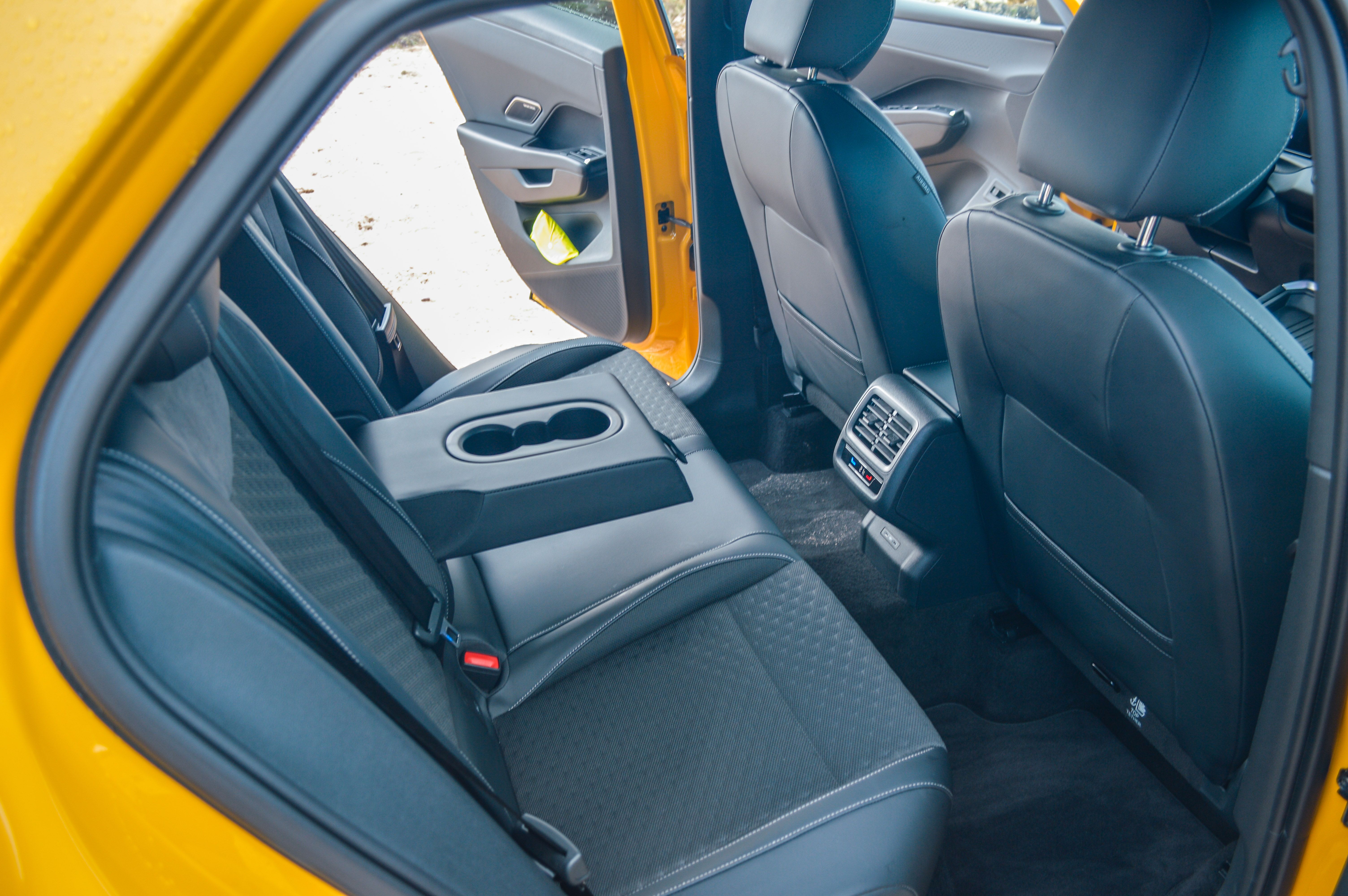 FOTO | Prim contact cu noul Volkswagen T-Roc. Cum au reușit germanii să îmbunătățească rețeta bestseller-ului lor - Poza 56