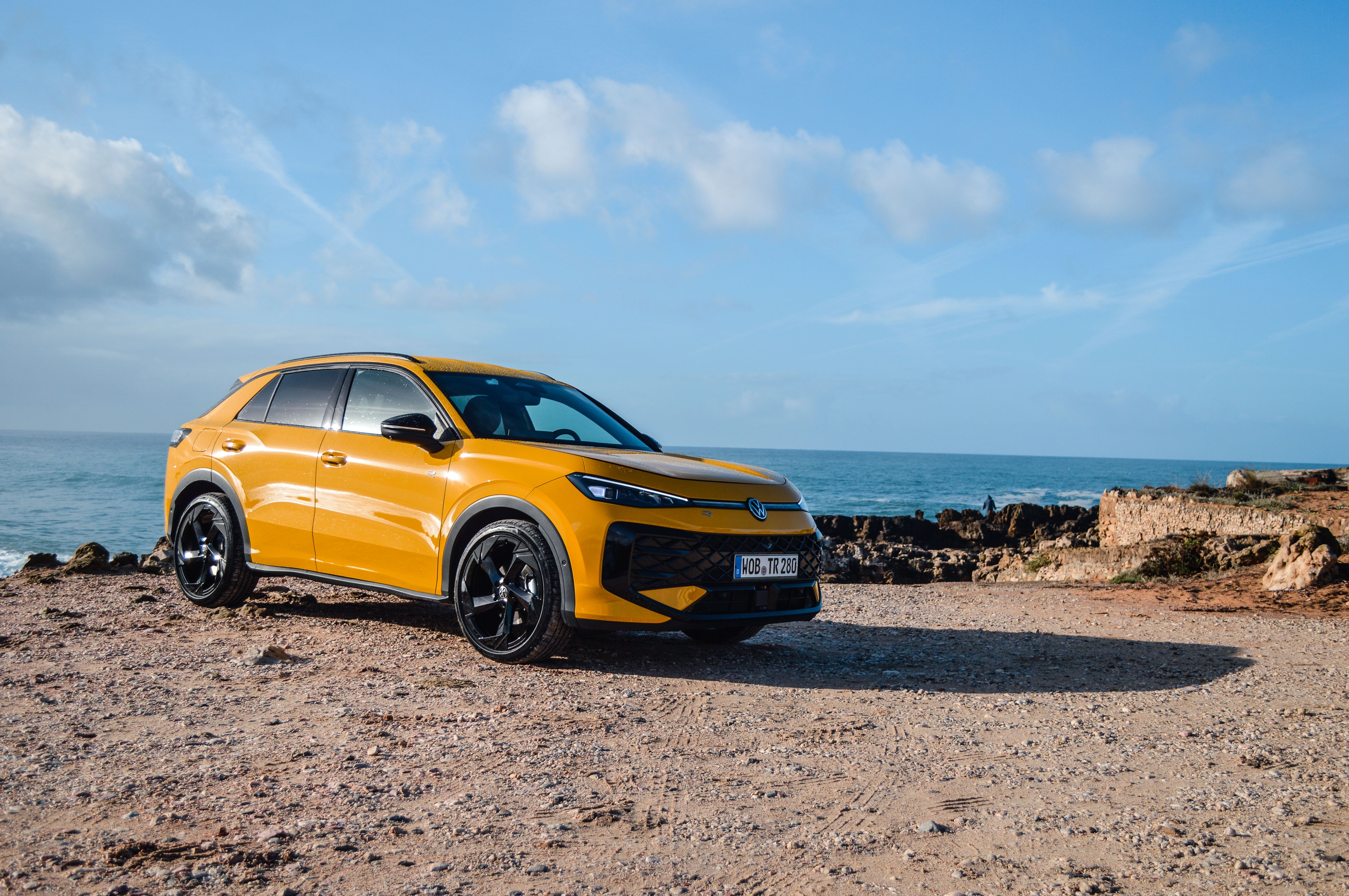 FOTO | Prim contact cu noul Volkswagen T-Roc. Cum au reușit germanii să îmbunătățească rețeta bestseller-ului lor - Poza 34