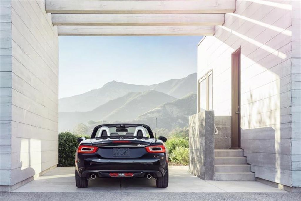Fiat 124 Spider - Imagine 3
