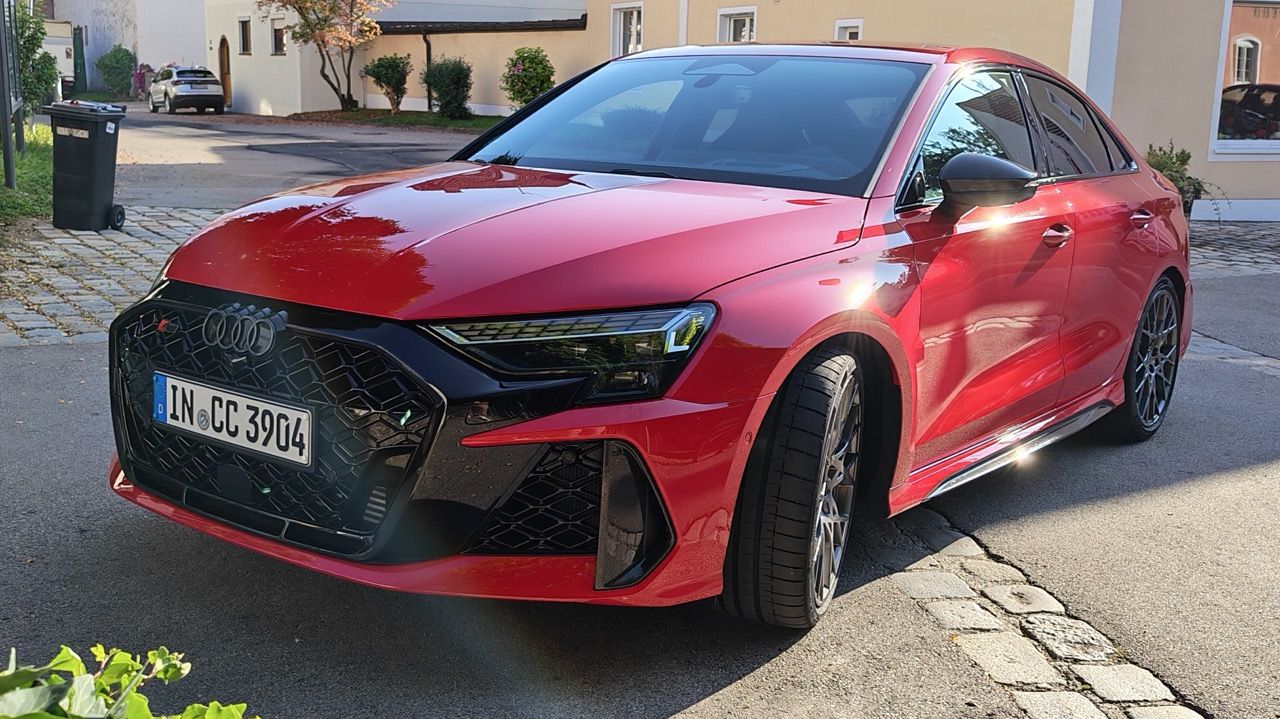 Audi A3: cum transformi un hatchback premium într-o mașină „bună la toate”