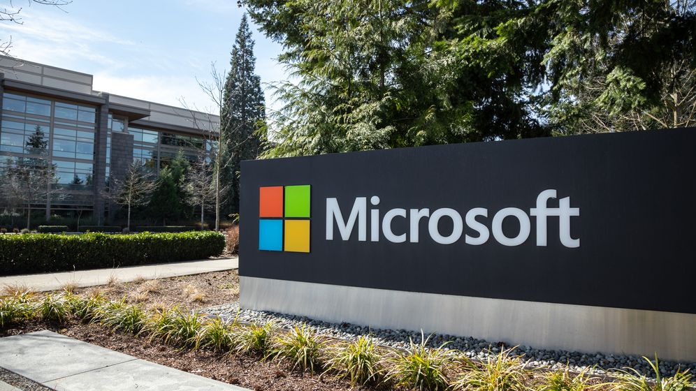 Microsoft vrea să „reînvie” digital oamenii morți, printr-un chat bot