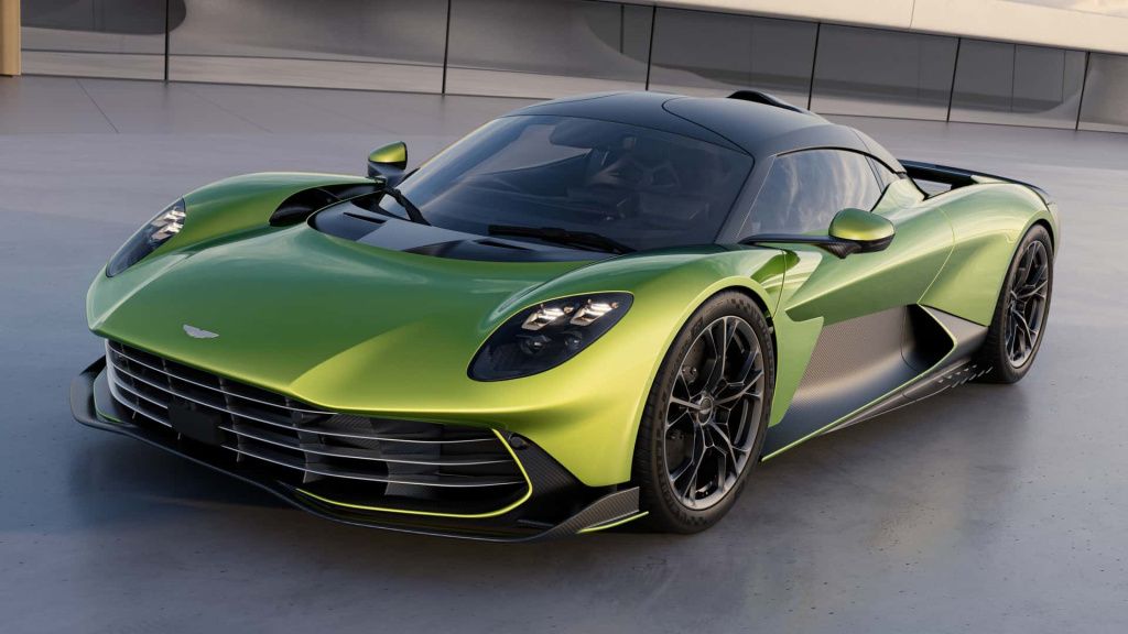 GALERIE FOTO | Aston Martin a adus Valhalla pe străzi cu un supercar de 1.064 CP - Imagine 1