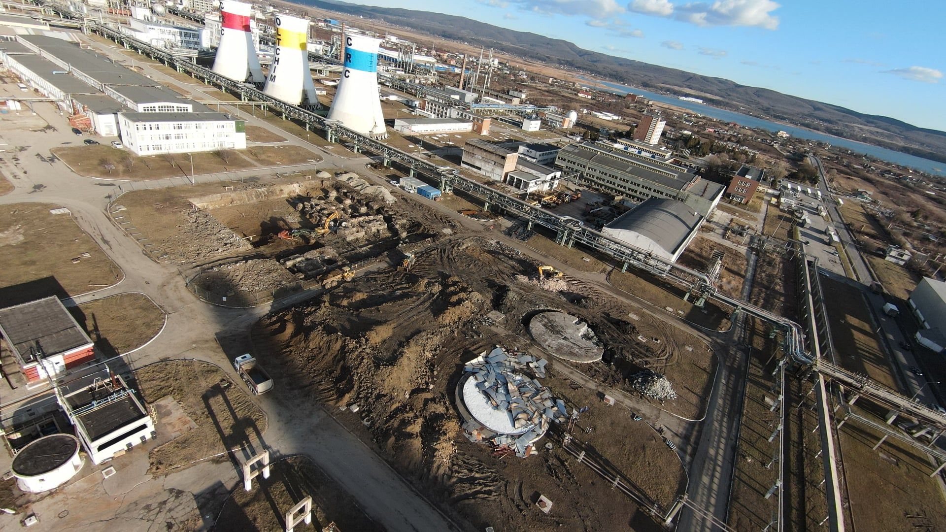 Chimcomplex, principalul producător de substanțe chimice, își reduce activitatea și ar putea face concedieri colective