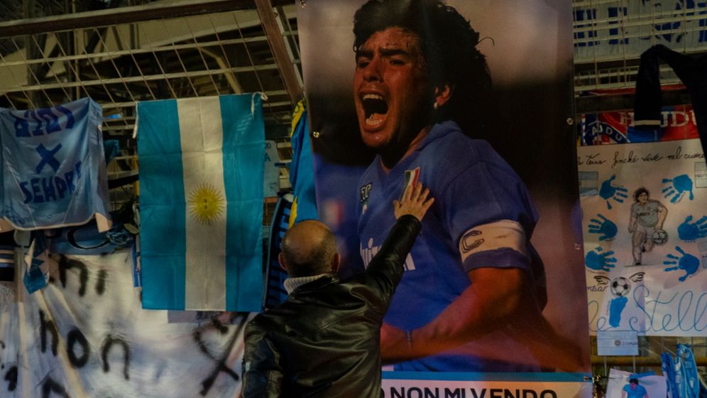 Dumnezeul fotbalului: S-a deschis biserica construită în amintirea lui Maradona