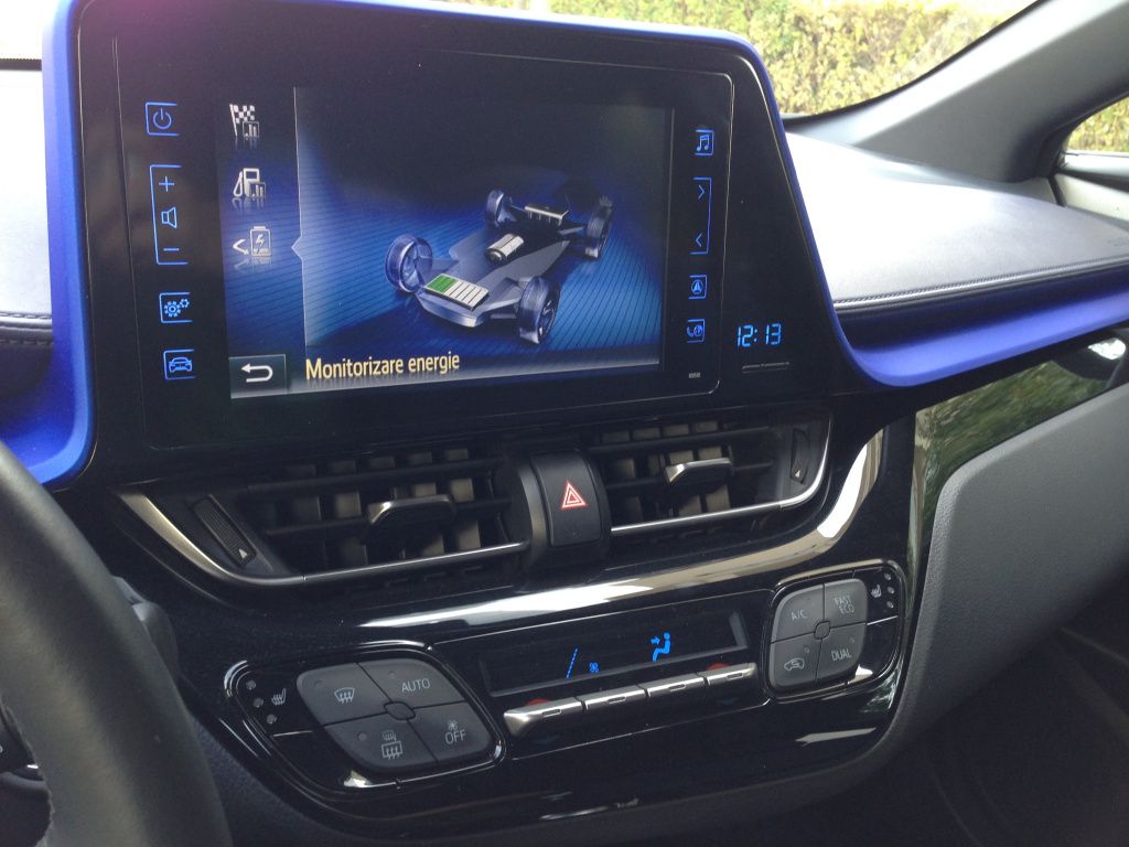 Toyota C-HR hibrid - Imagine 15