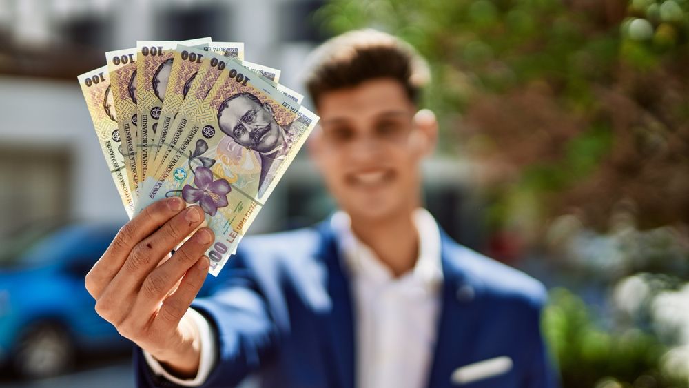 Profesia viitorului ar putea fi cea de inginer energetician. Salariile în domeniu s-au dublat în ultimii ani