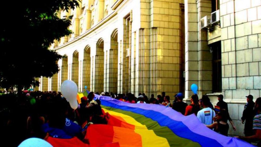 CJUE: Romania trebuie sa recunoasca drept soti pe cei doi barbati casatoriti in Belgia