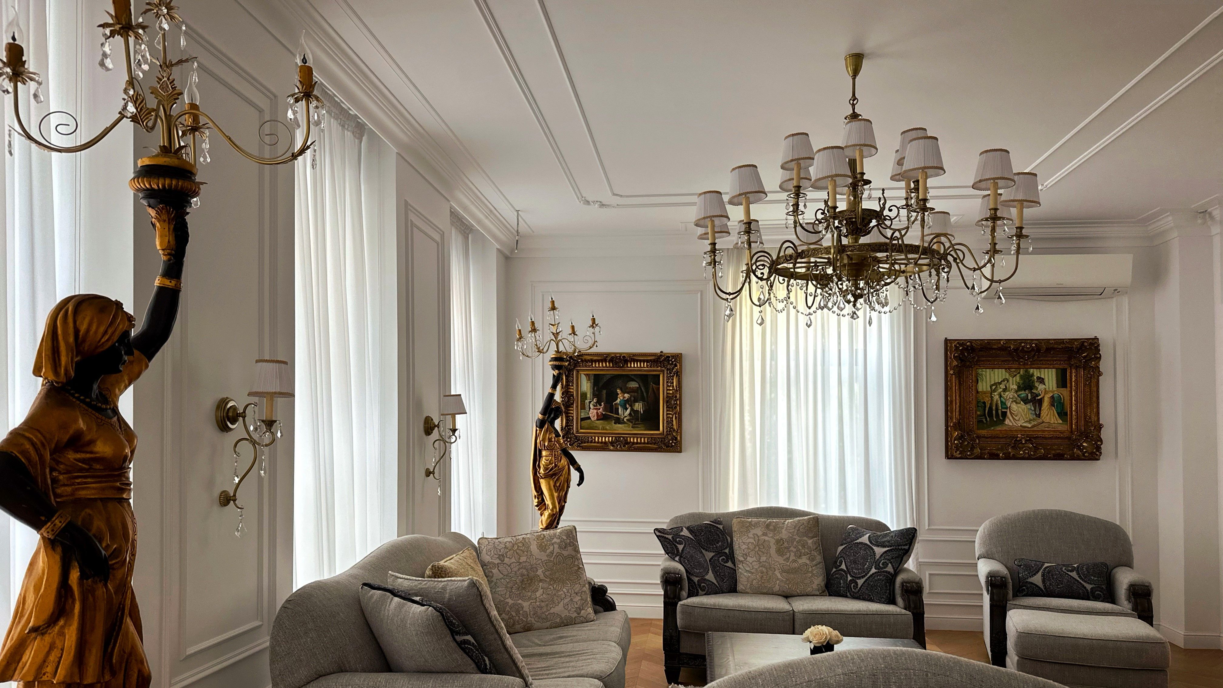 GALERIE FOTO | Vilă istorică din centrul Bucureștiului, scoasă la vânzare pentru 1,6 mil. euro