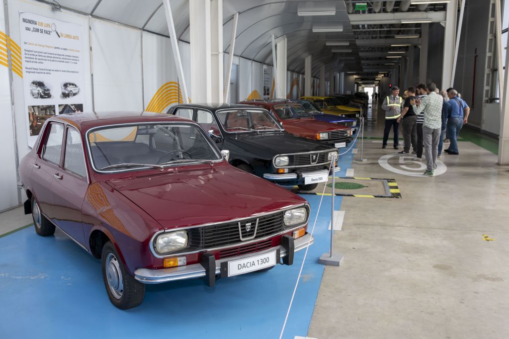 [FOTO] Colecția Dacia de care puțini știu: Cum arată "žmuzeul" de la Titu - Imagine 10