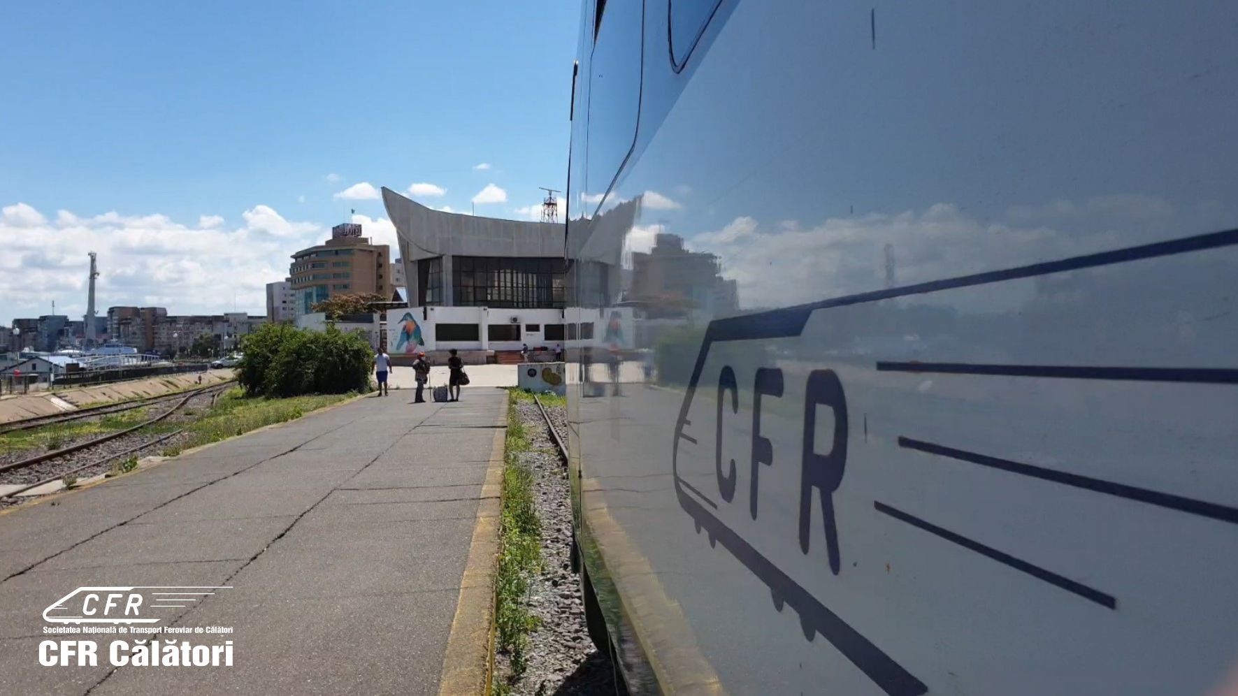 CFR suplimentează trenurile spre litoral. Compania promite reducerea întârzierilor