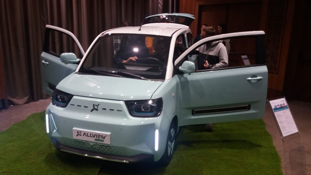 GALERIE FOTO | Allview a prezentat primul său model electric ce poate fi condus de la 16 ani - Imagine 11