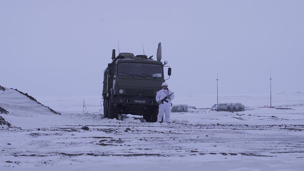 Rusia vrea să domine Polul Nord | SUA îi acuză că militarizează zona, dar rușii spun că americanii au început primii